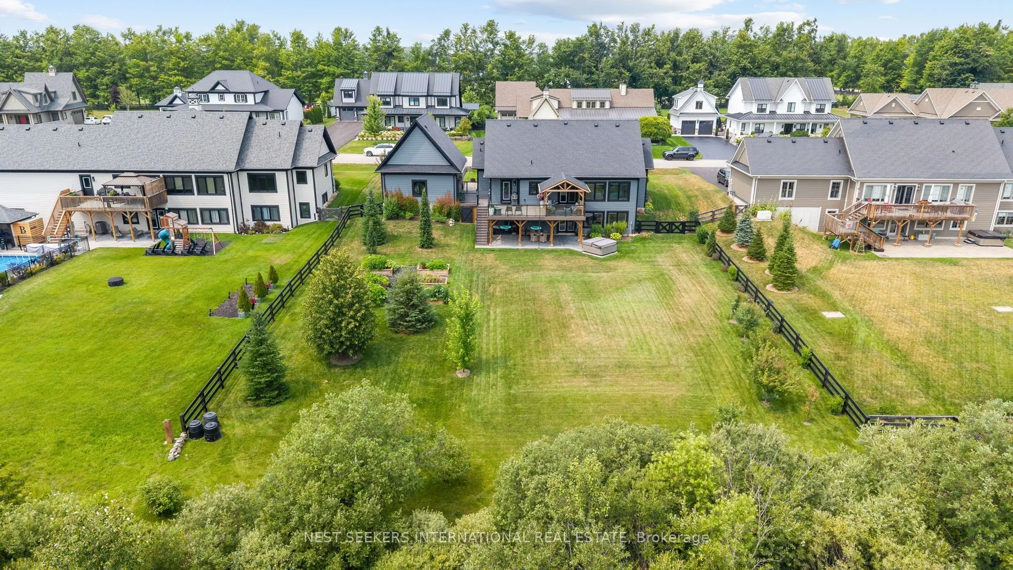 7 Georgian Grande Drive
