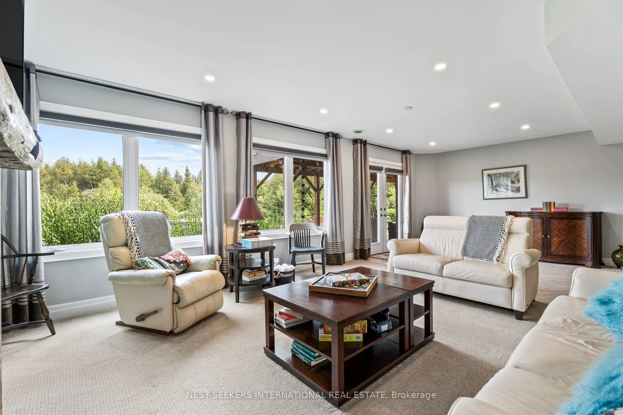 7 Georgian Grande Drive