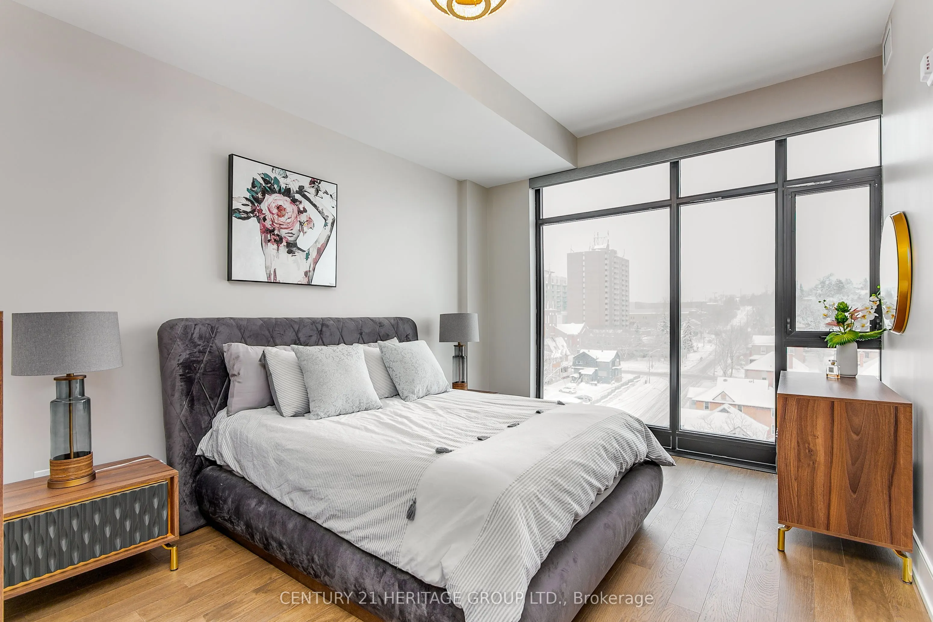 185 Dunlop Street E #922