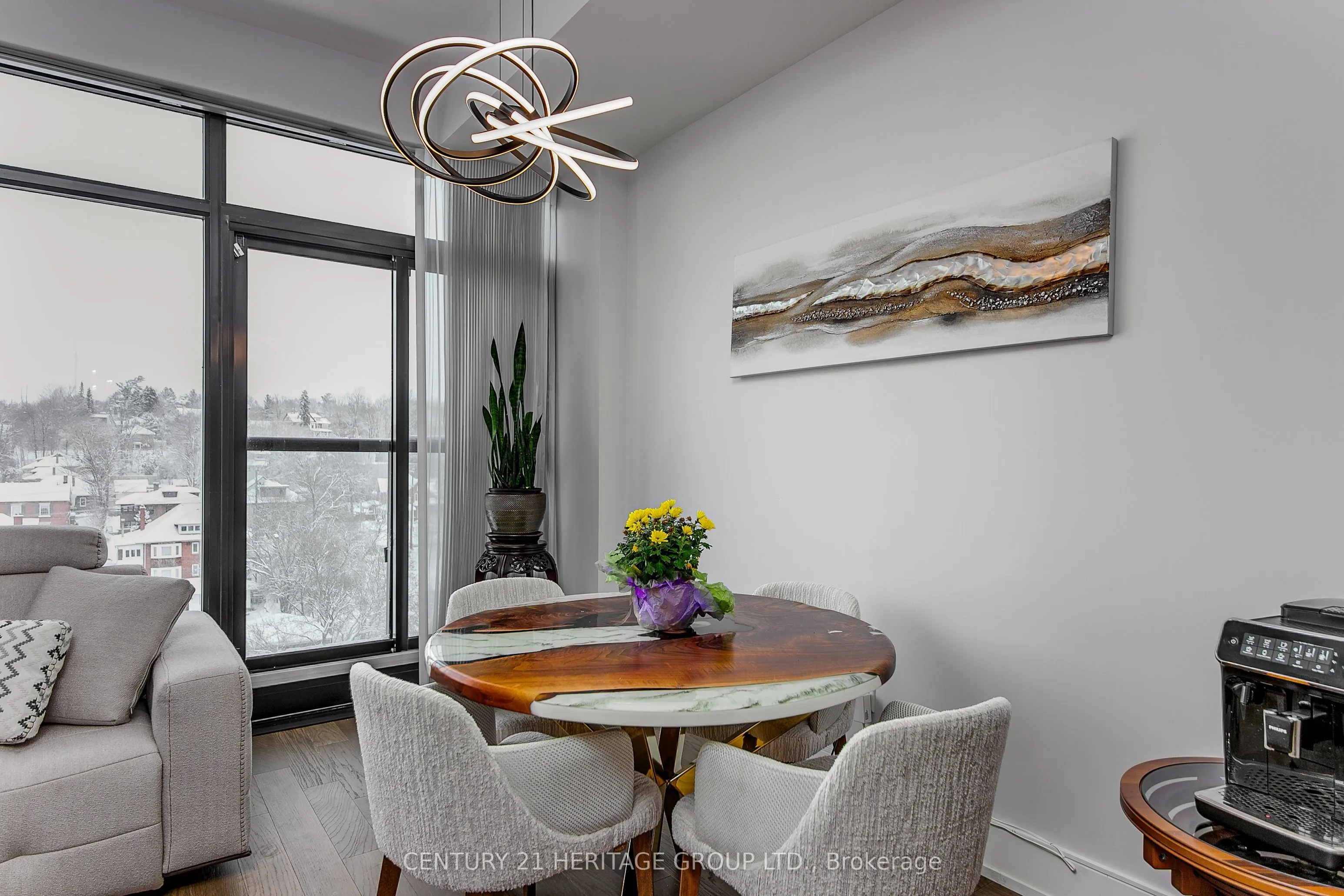 185 Dunlop Street E #922
