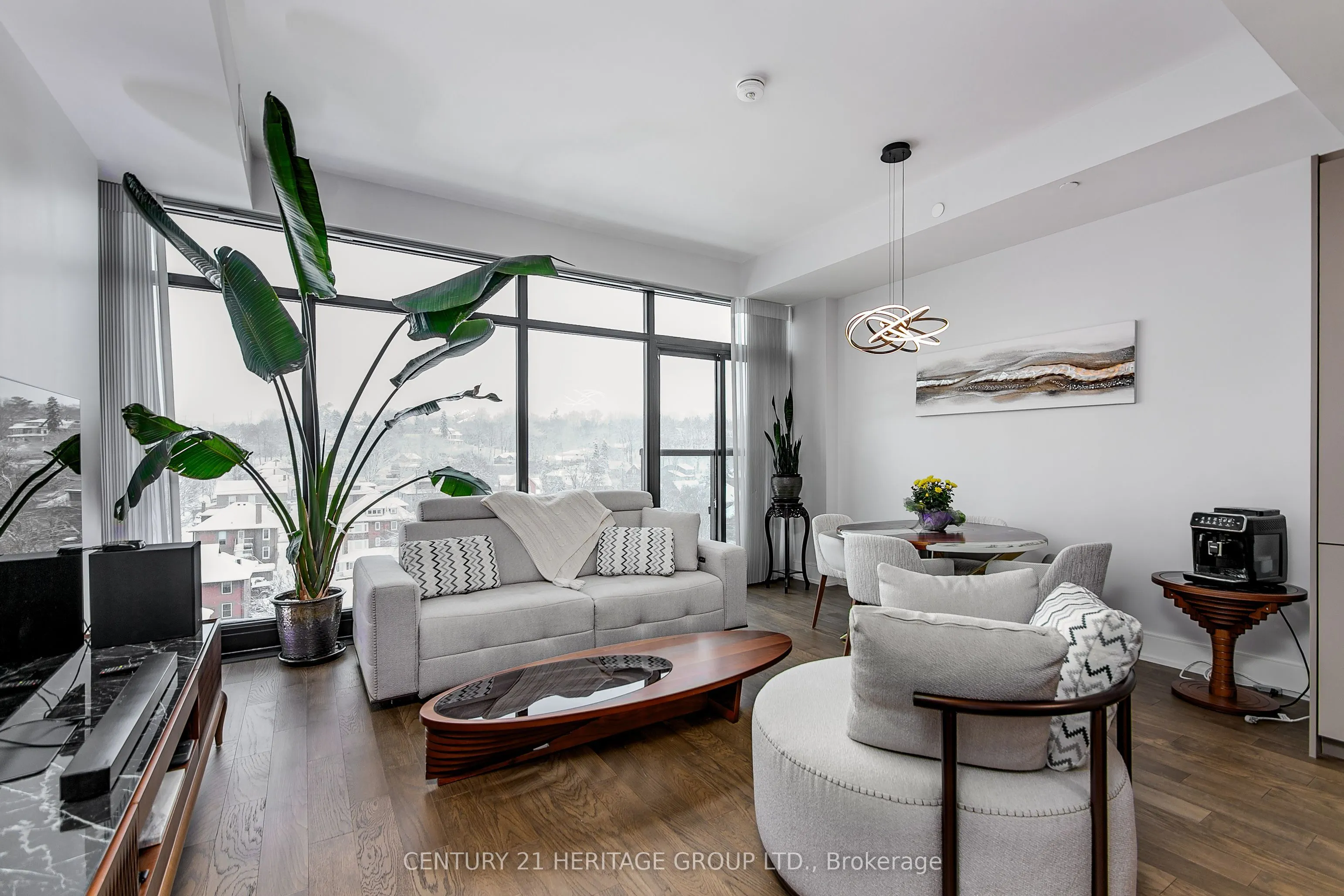 185 Dunlop Street E #922