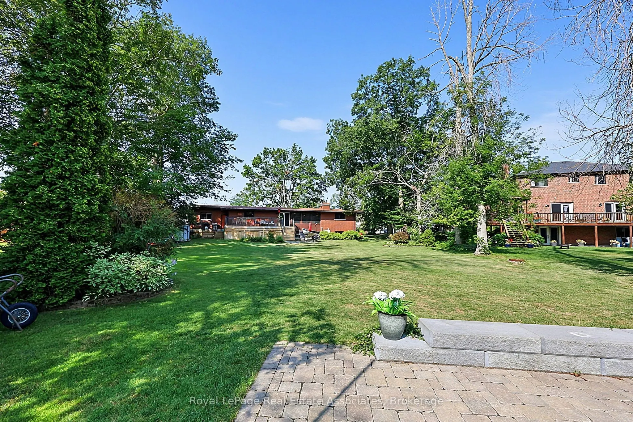 408 Mooney Crescent