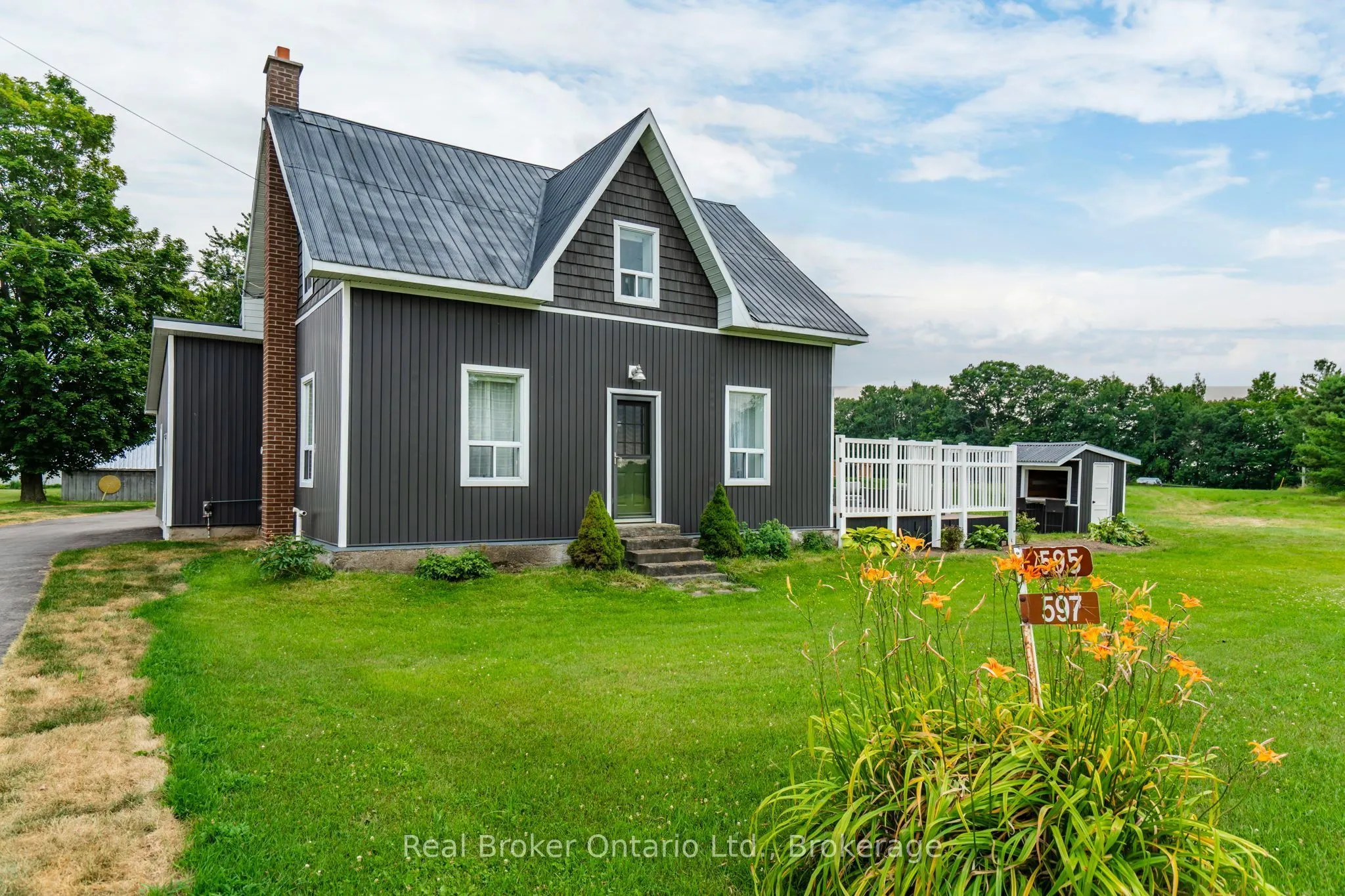597 Lafontaine Road W
