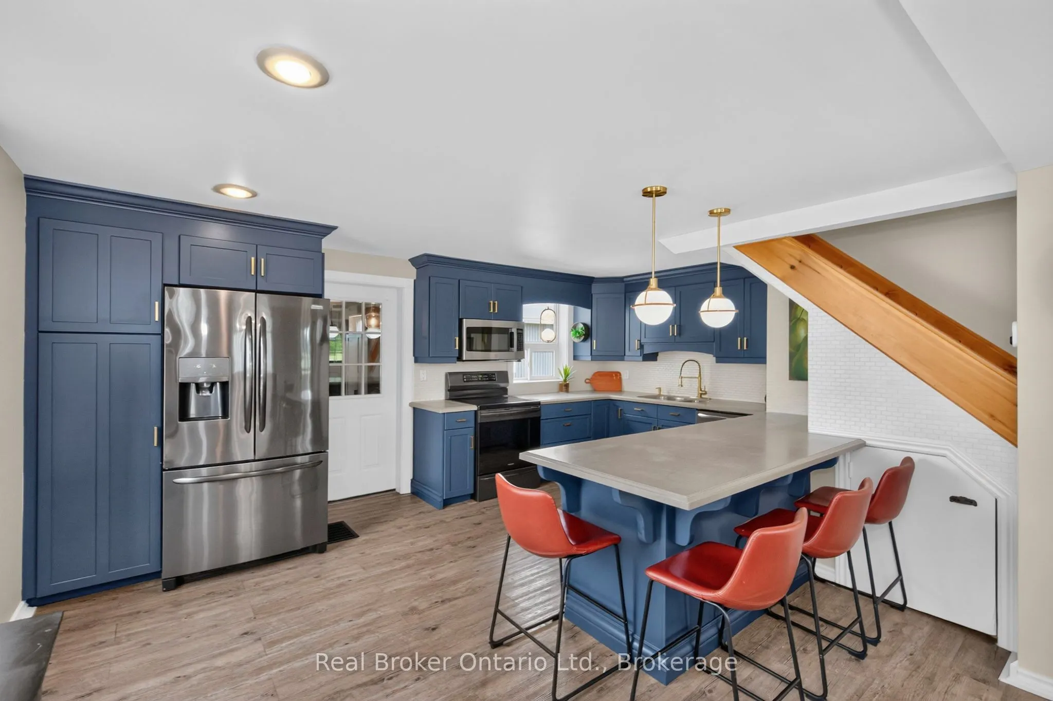597 Lafontaine Road W