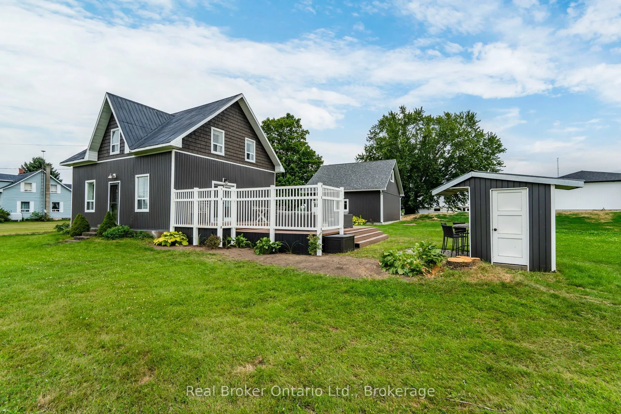 597 Lafontaine Road W
