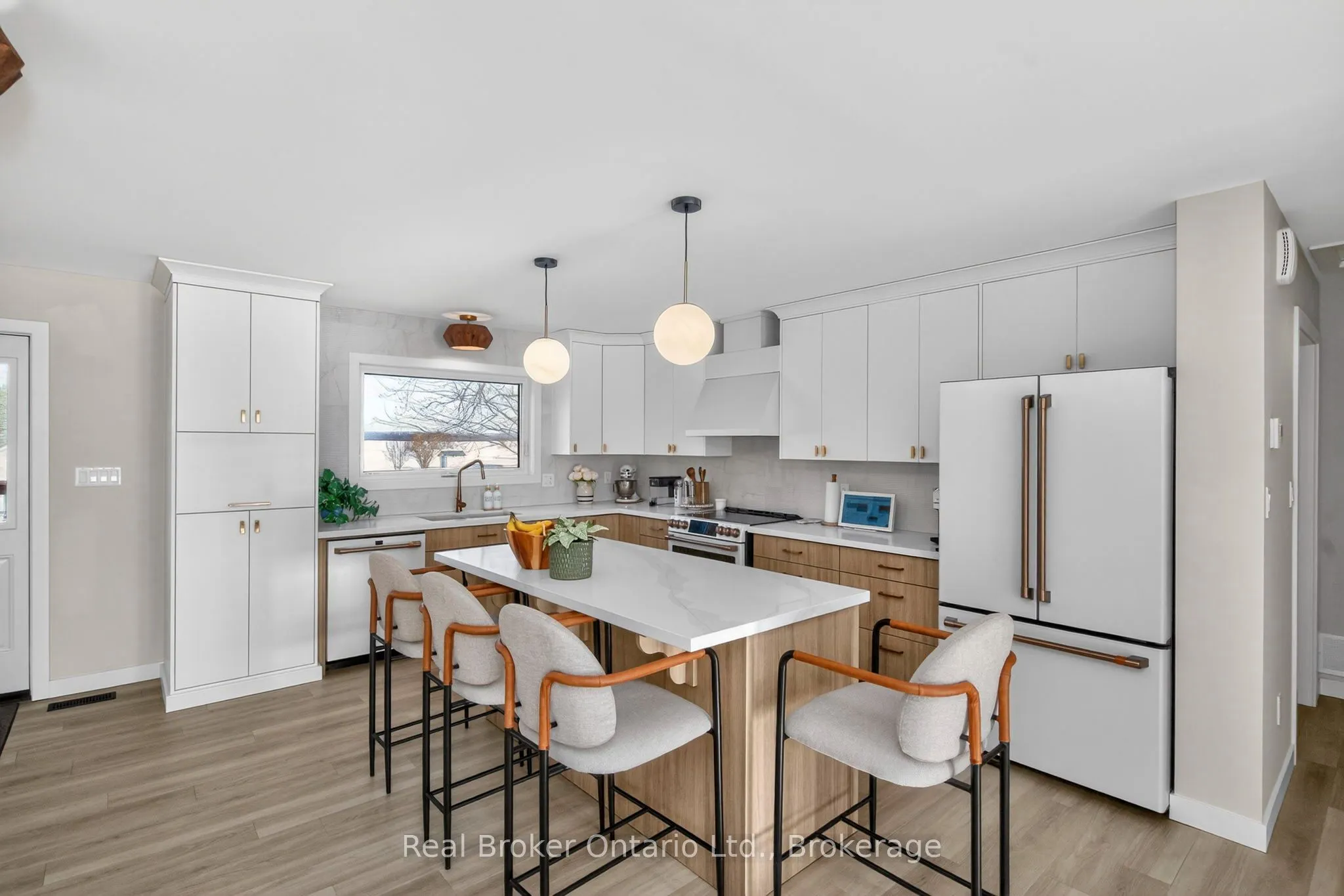 597 Lafontaine Road W