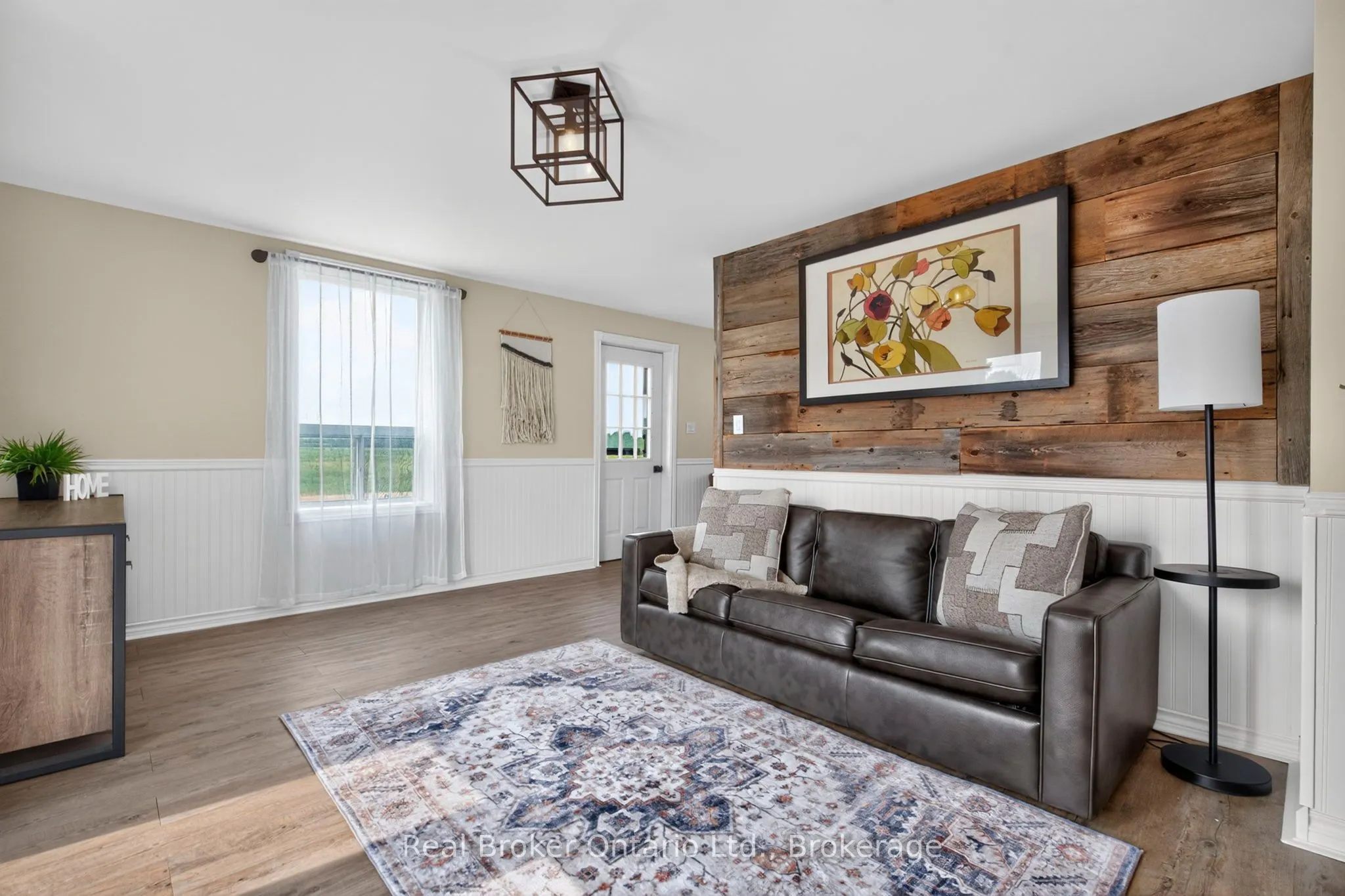 597 Lafontaine Road W
