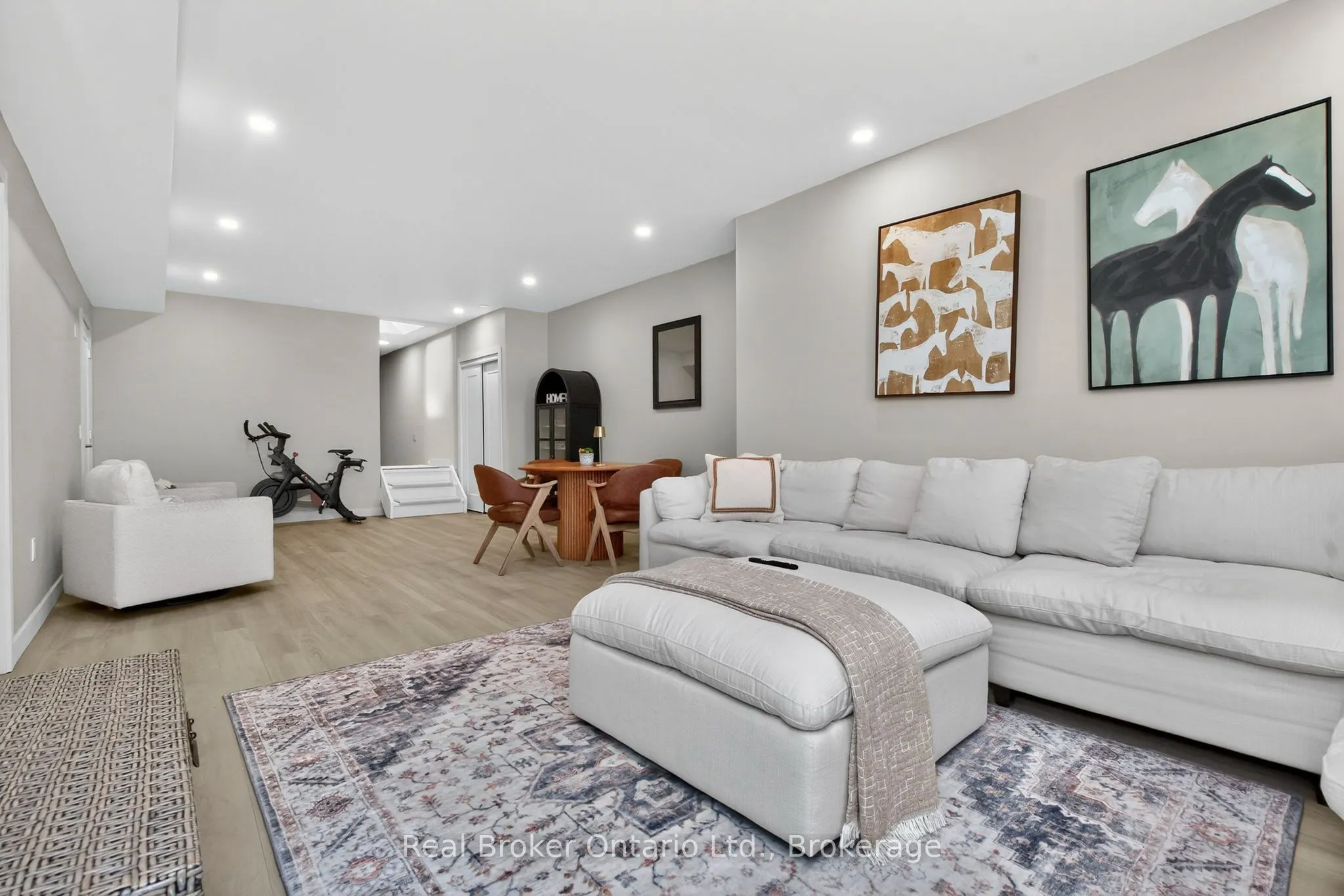 597 Lafontaine Road W