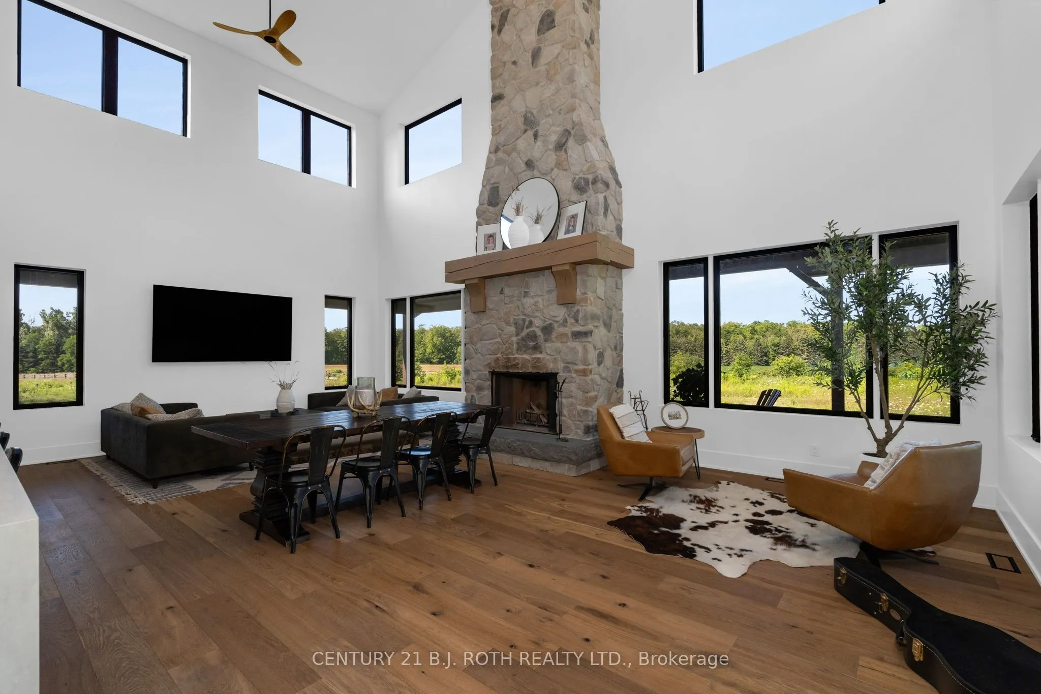 2224 Rainbow Valley Road W