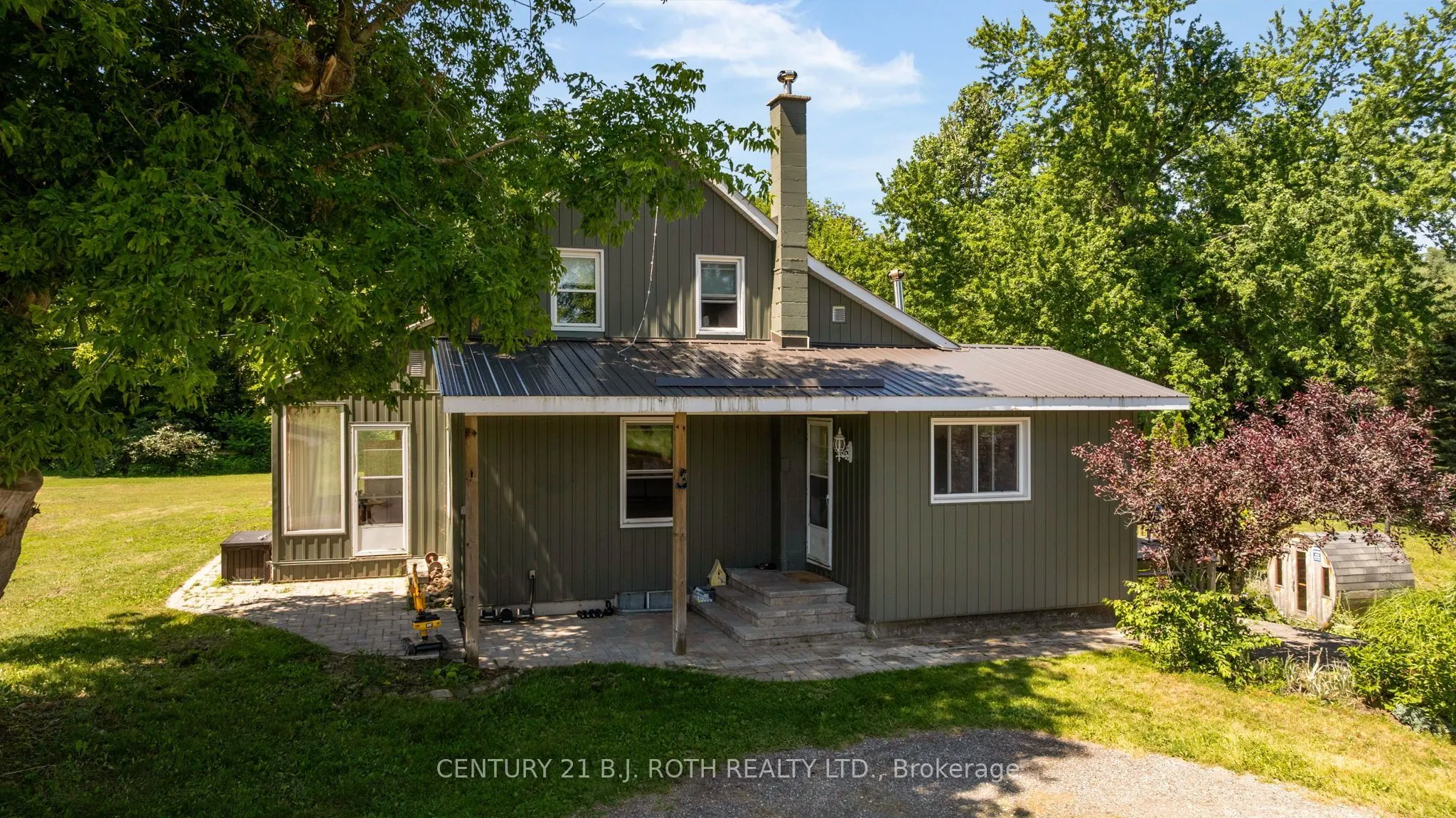 2224 Rainbow Valley Road W