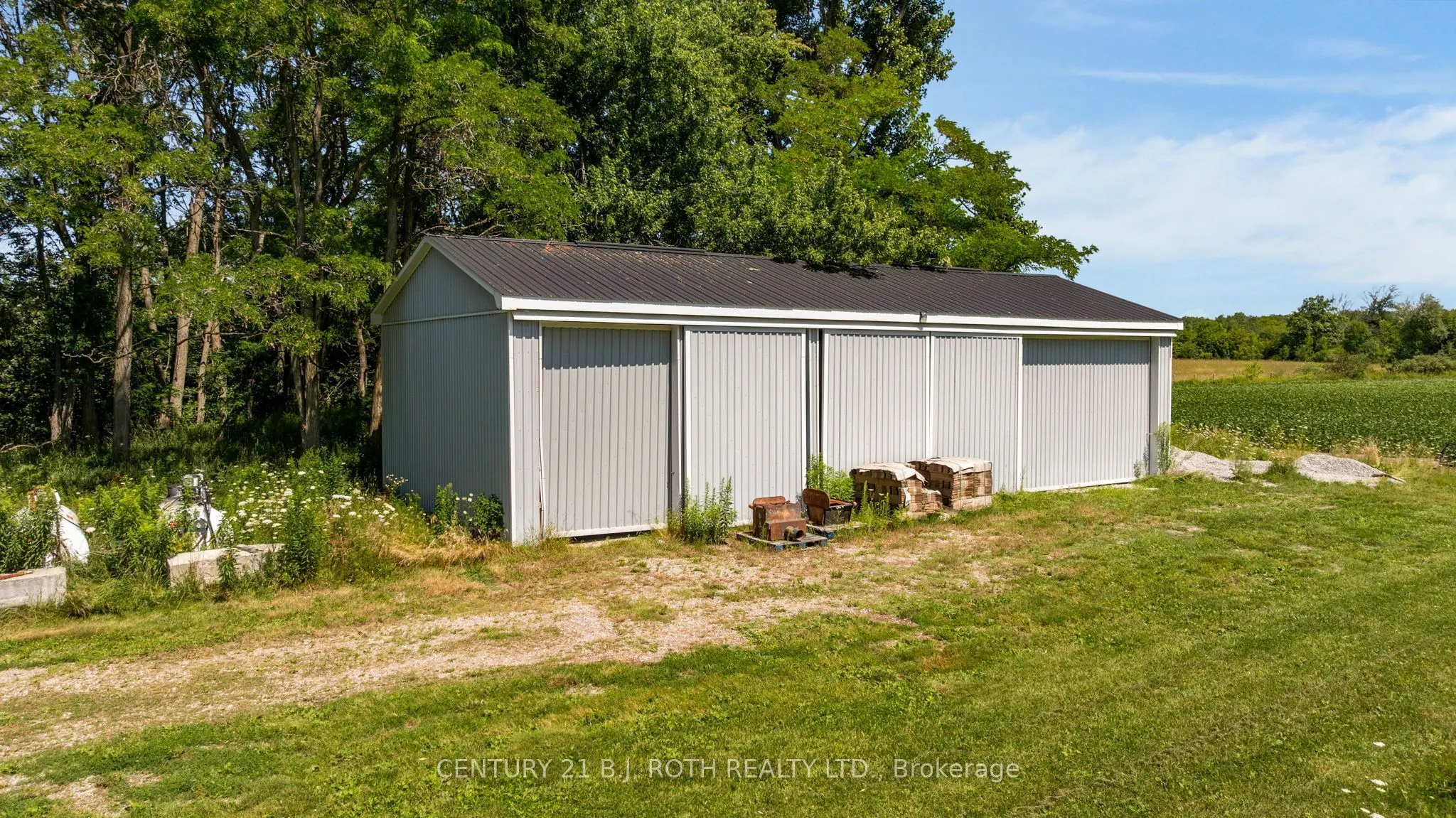 2224 Rainbow Valley Road W