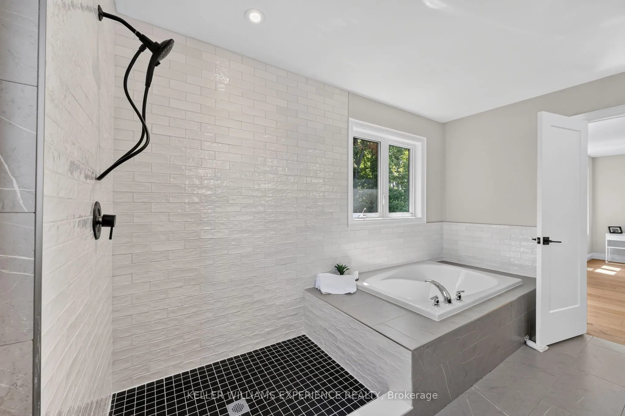 25 Atlantis Drive