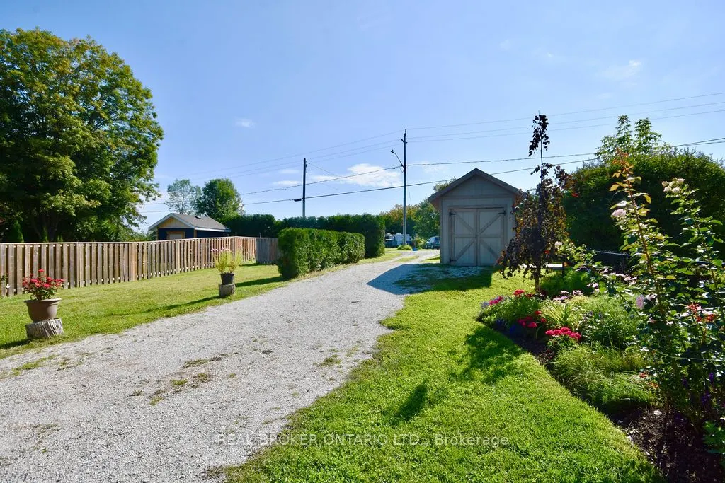 5818 Victoria Park Road