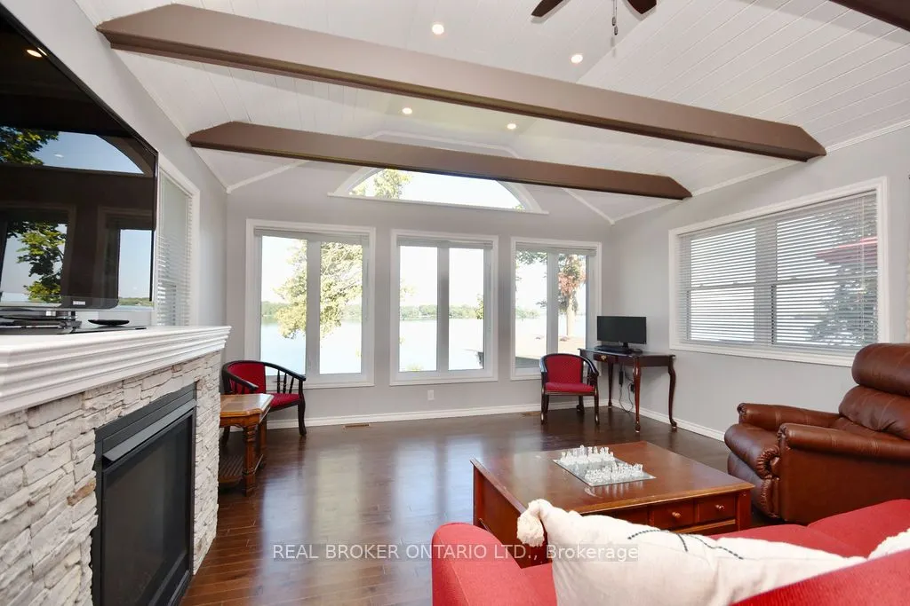 5818 Victoria Park Road