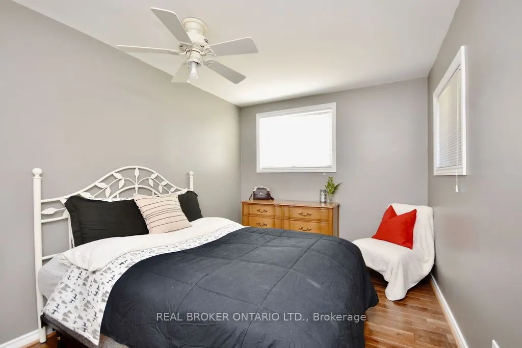 5818 Victoria Park Road