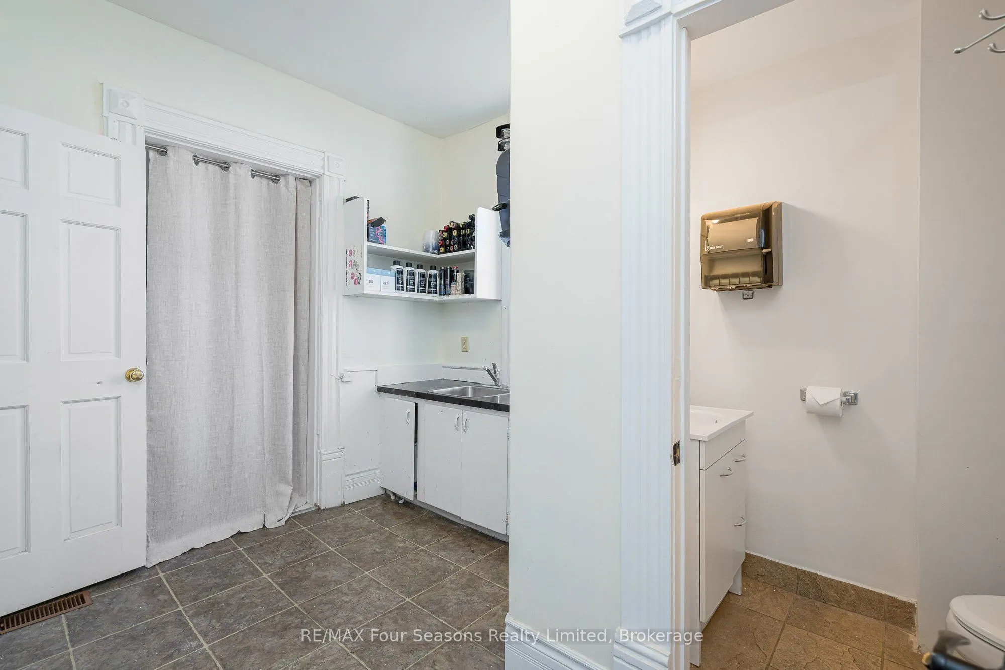 36 Saint Marie Street