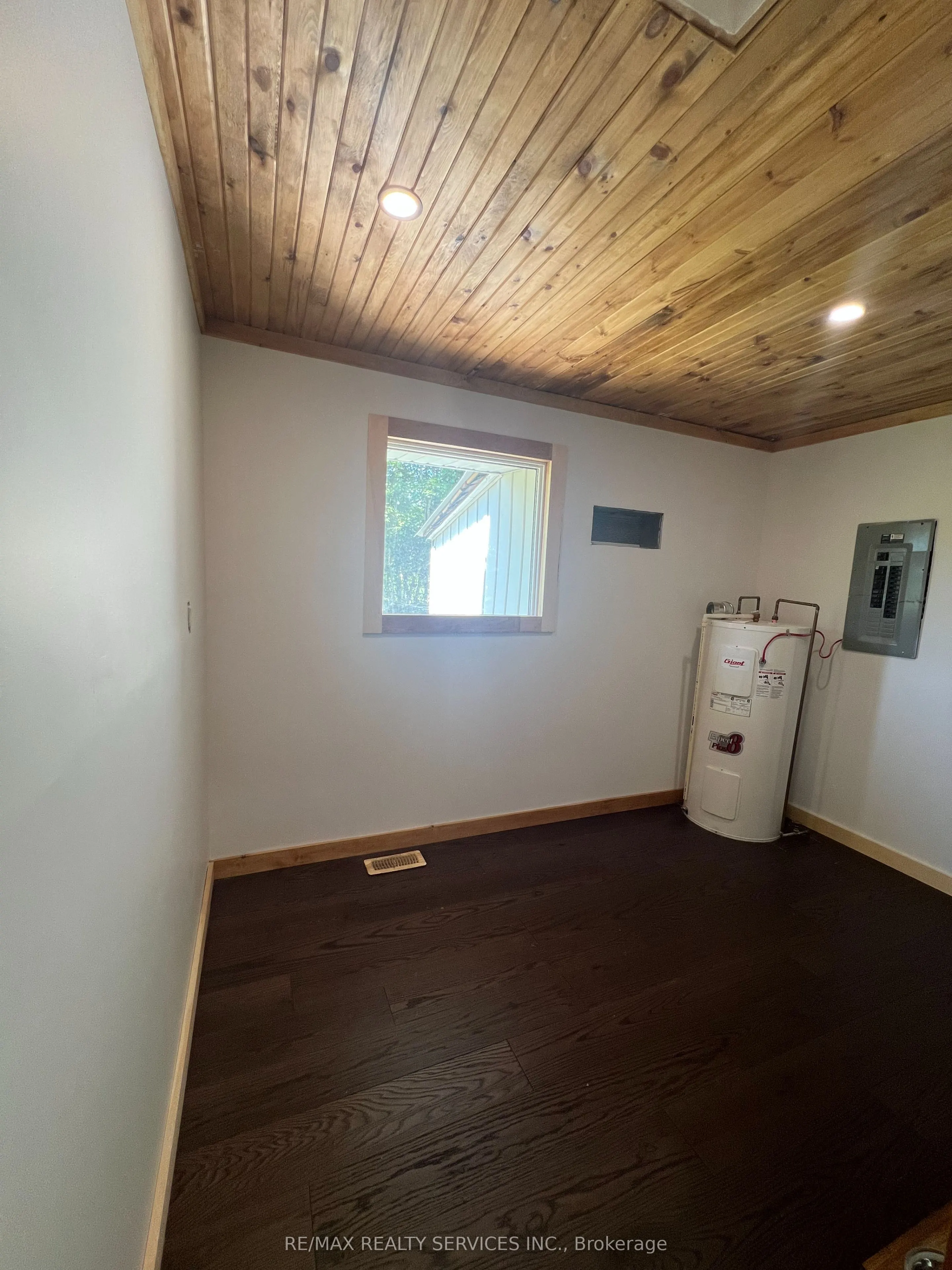 16 Couchiching Crescent