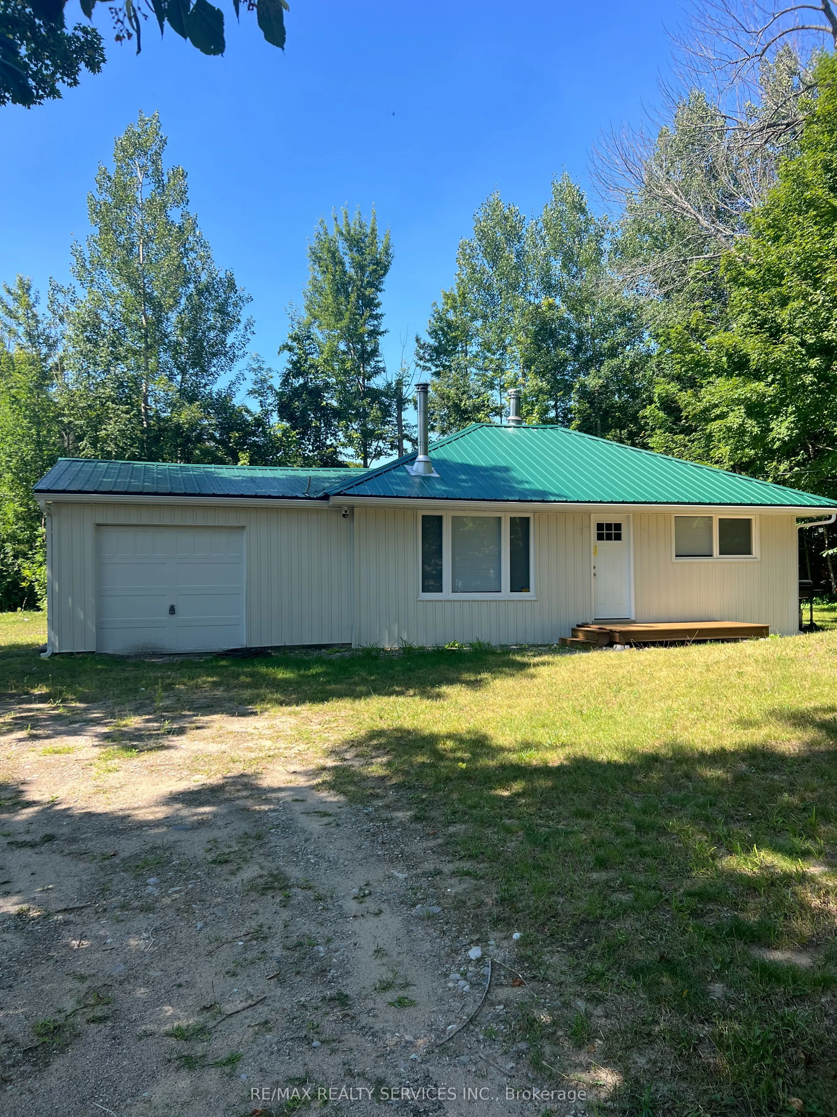 16 Couchiching Crescent