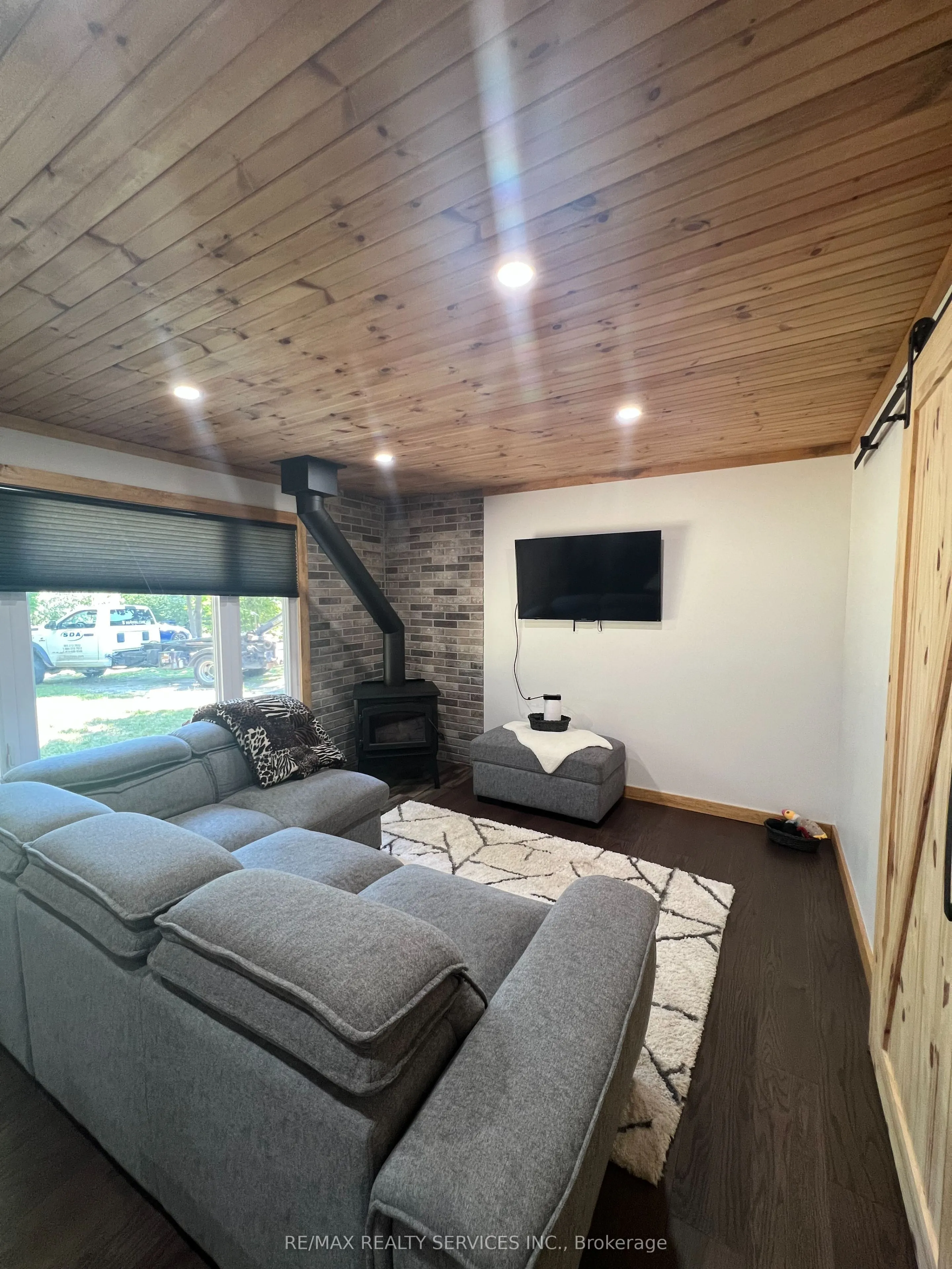 16 Couchiching Crescent