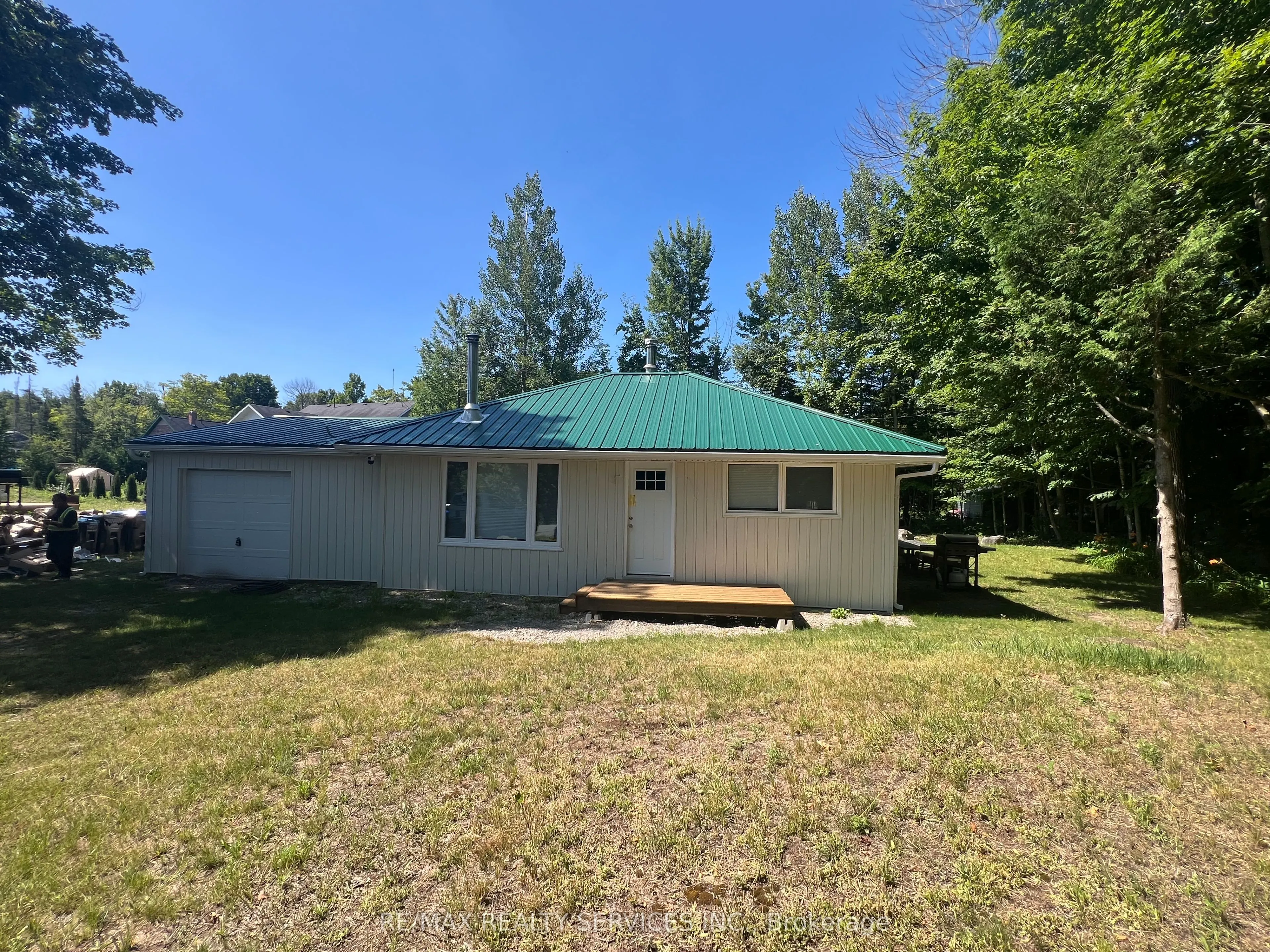 16 Couchiching Crescent
