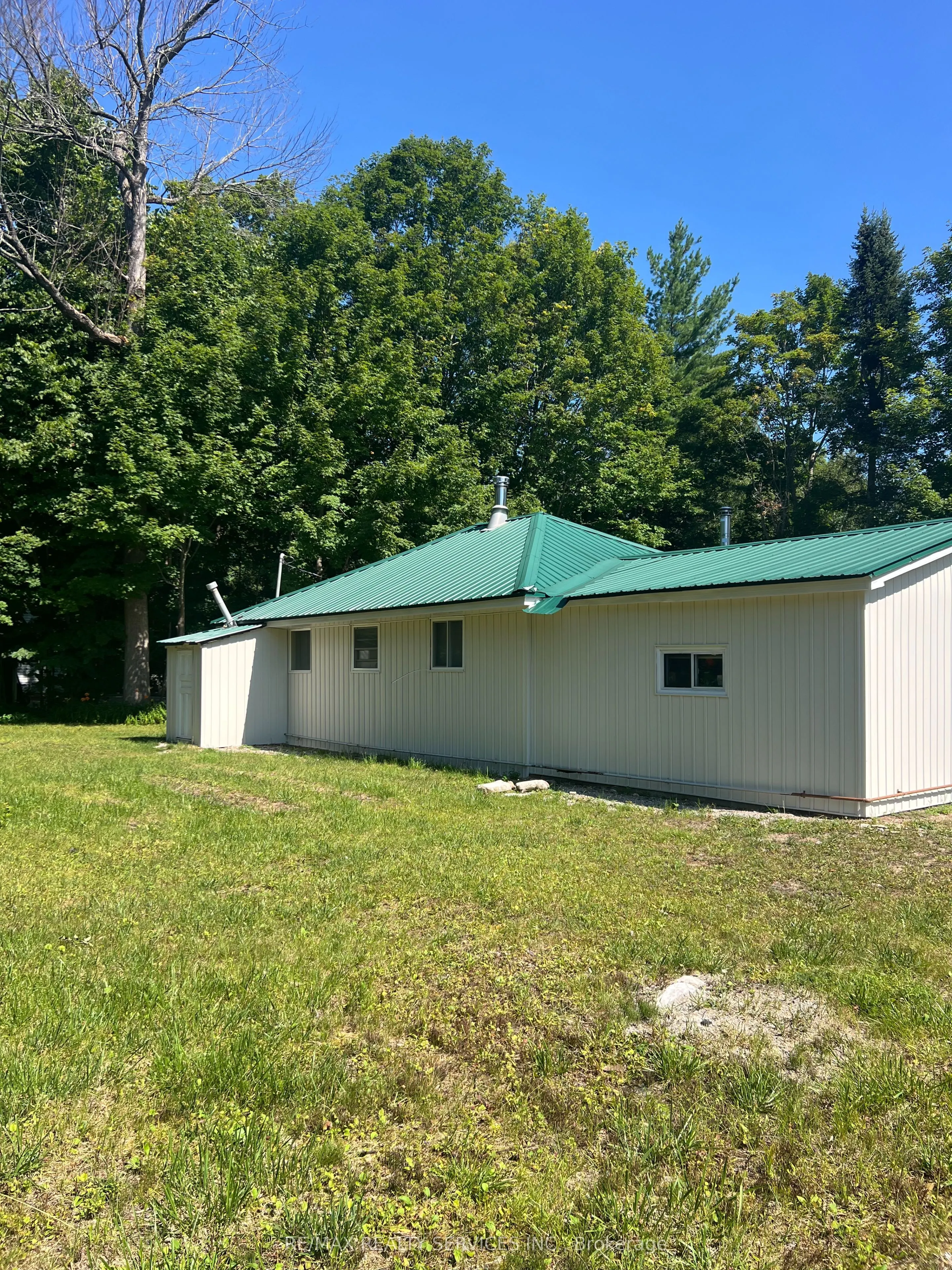 16 Couchiching Crescent