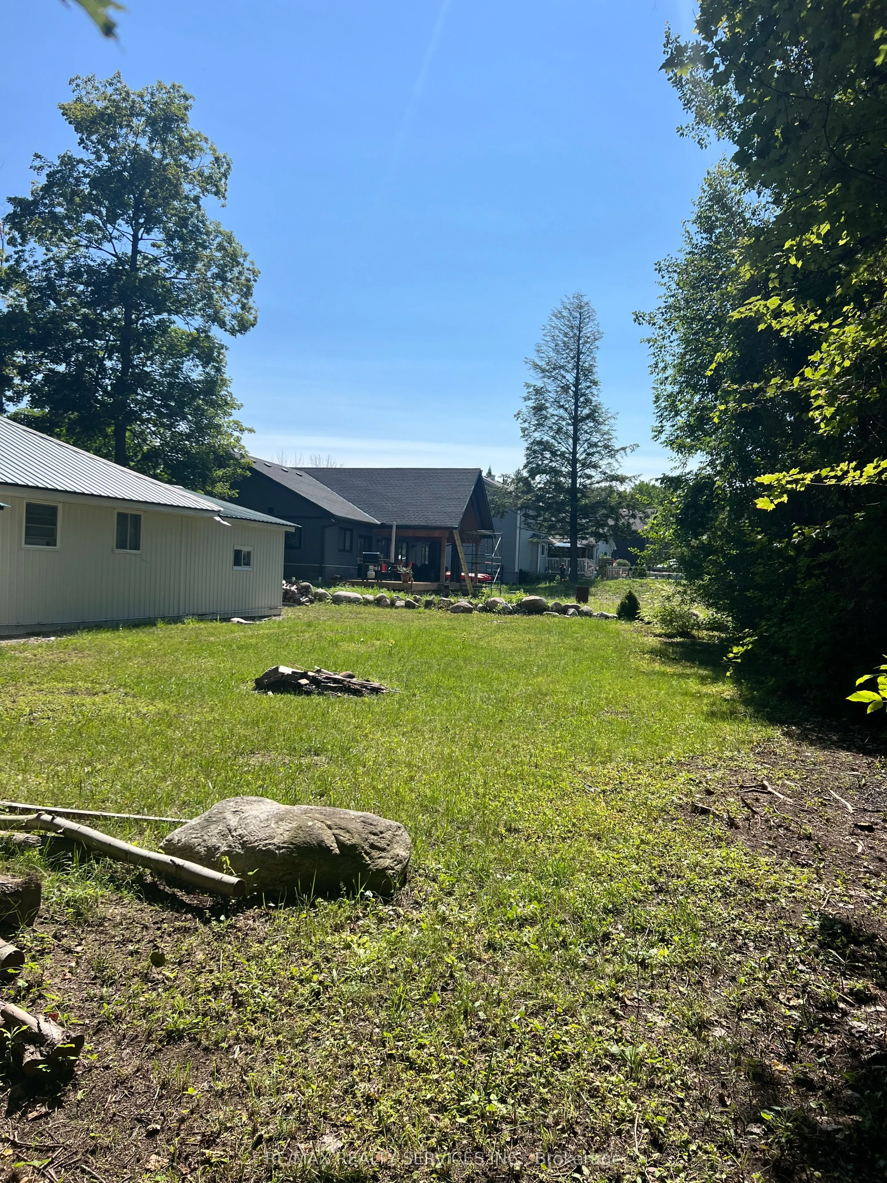 16 Couchiching Crescent