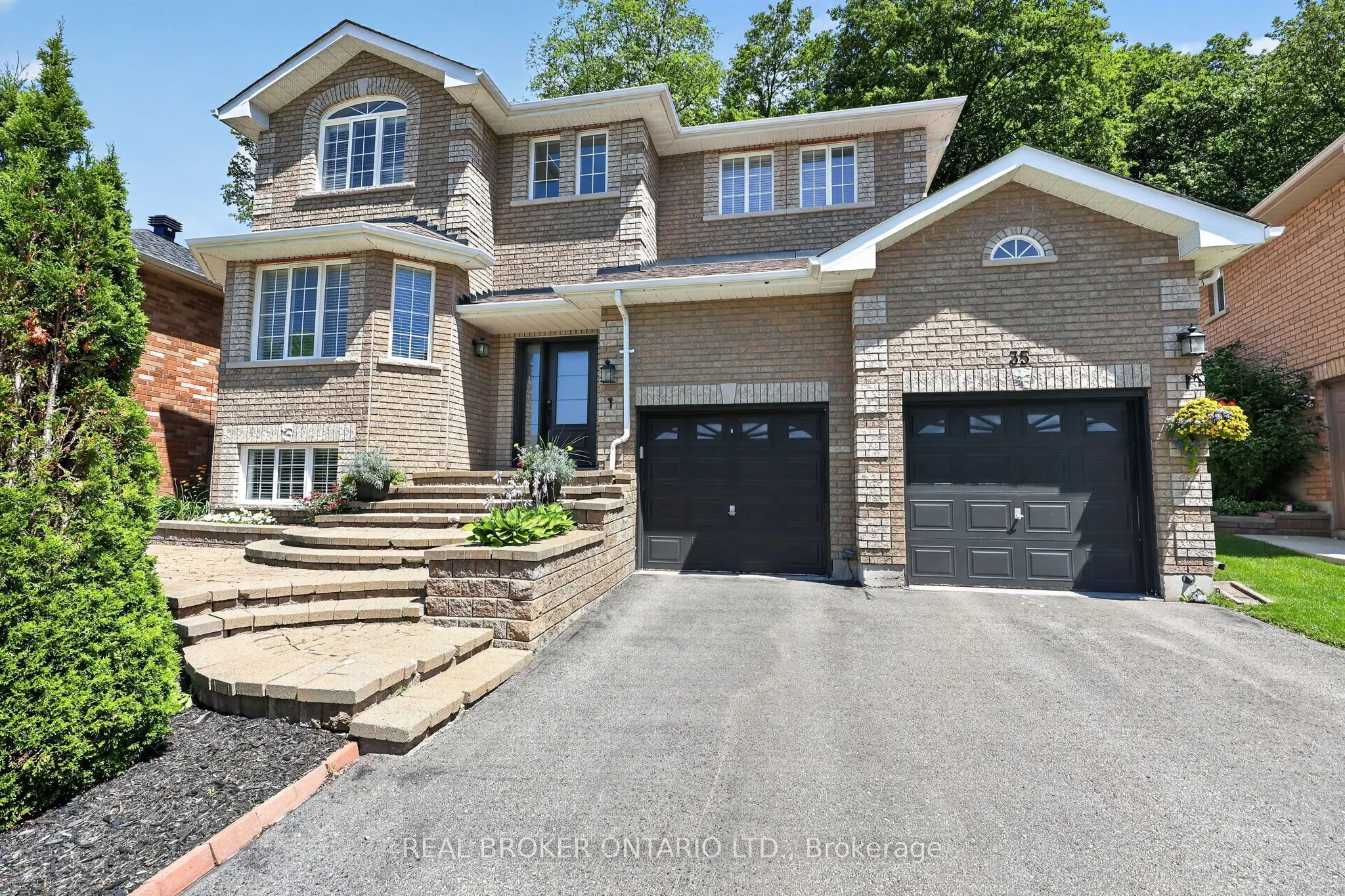 35 Bloom Crescent