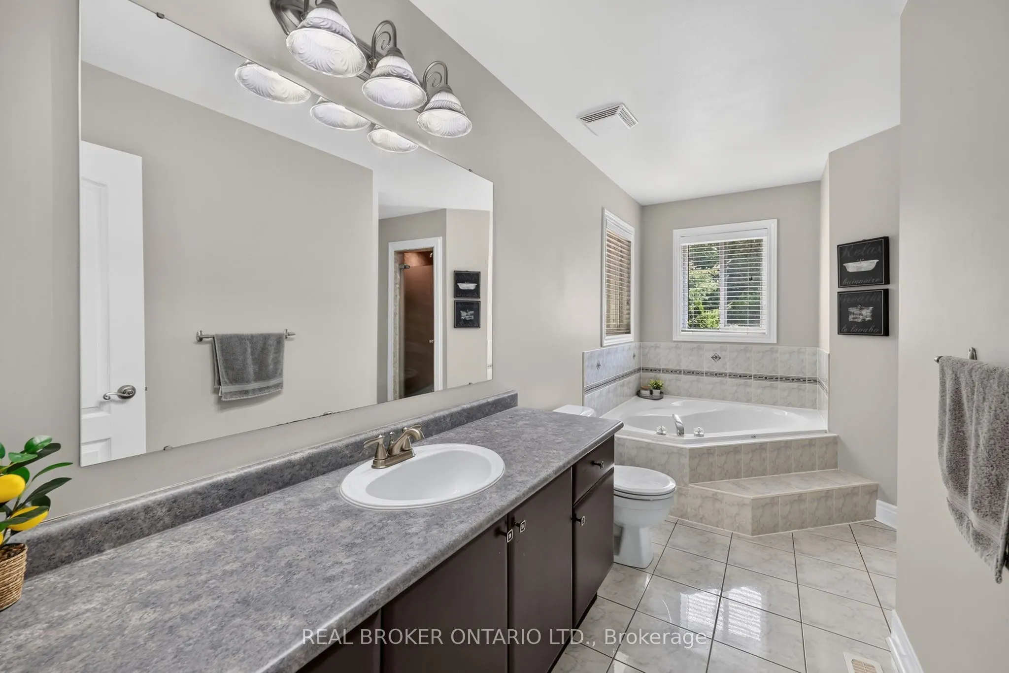 35 Bloom Crescent