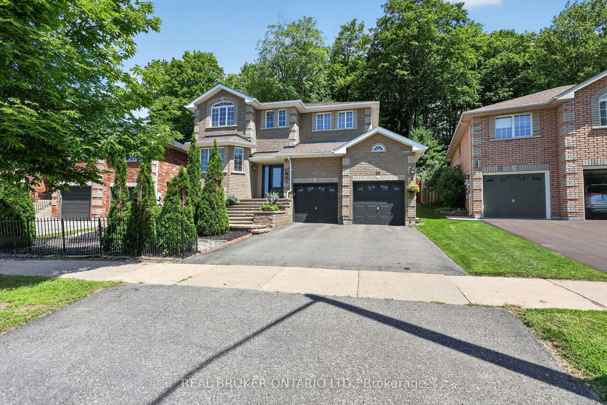 35 Bloom Crescent
