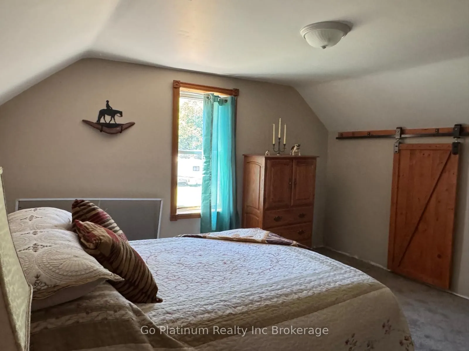 1104 Sandy Bay Road