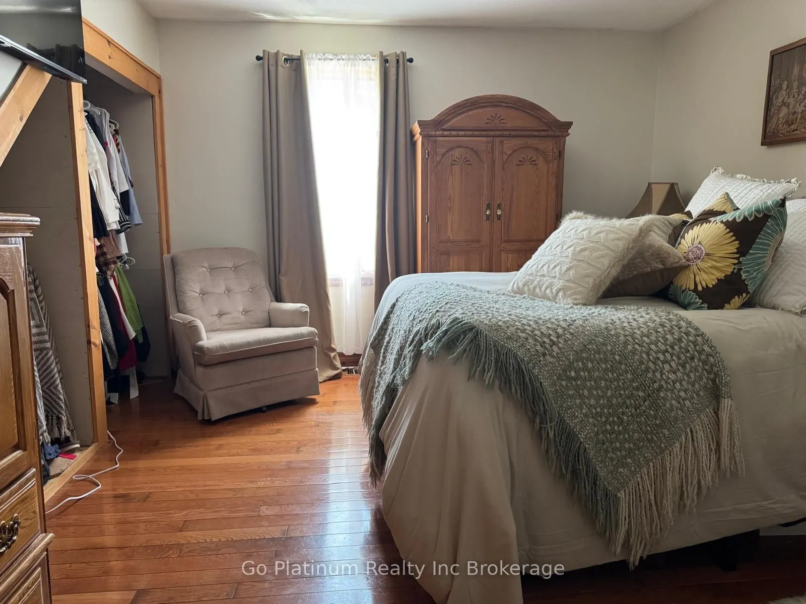 1104 Sandy Bay Road