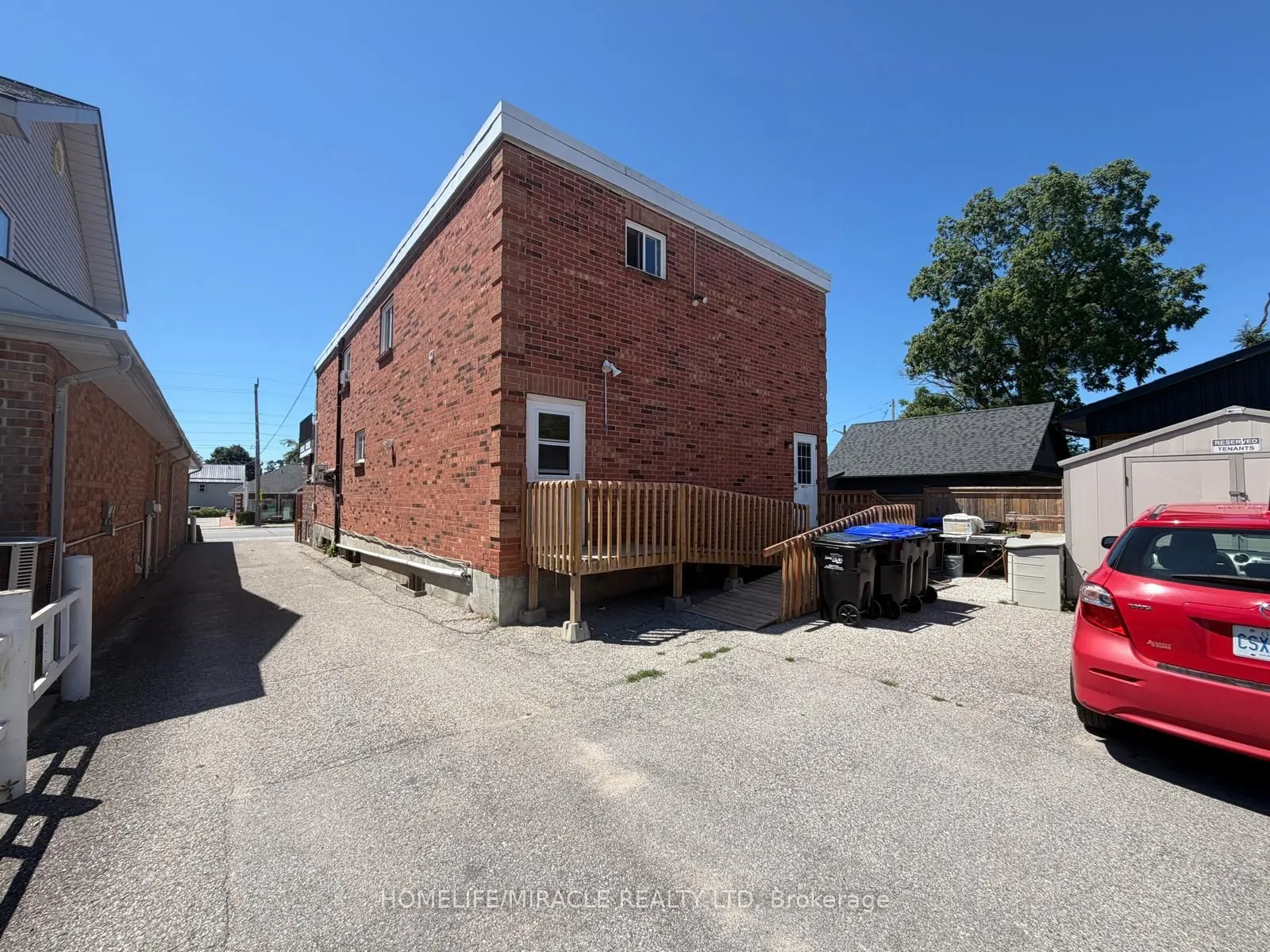 13 Yonge Street S