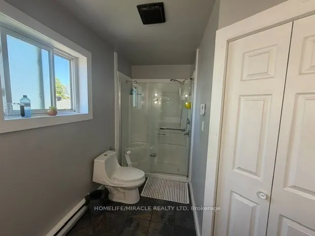 13 Yonge Street S