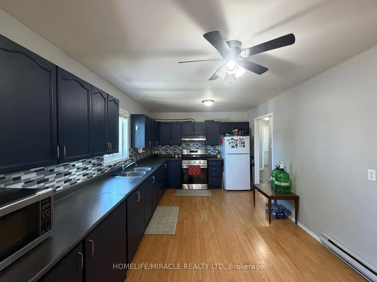 13 Yonge Street S