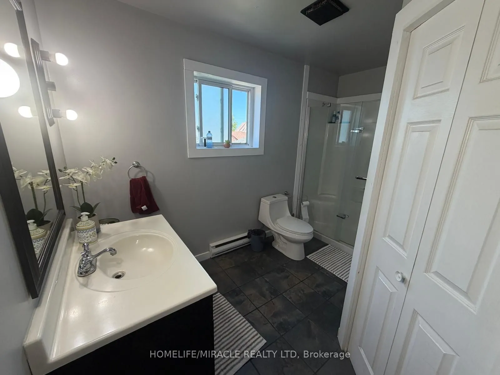 13 Yonge Street S