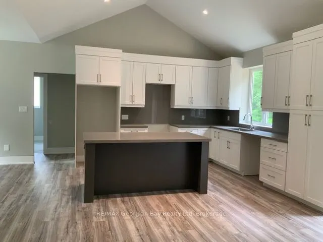 5 Oakwood Avenue N
