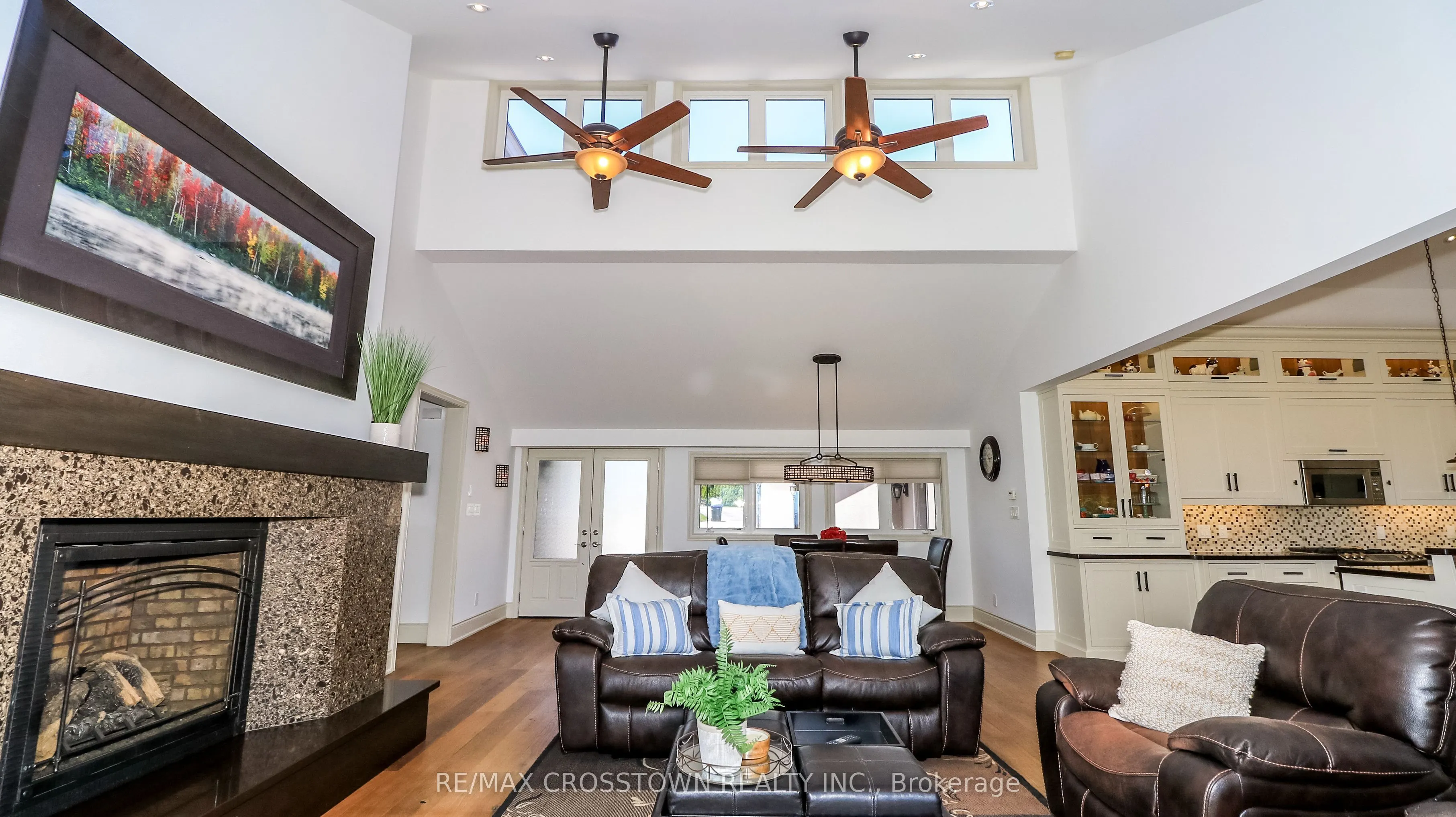 183 Lakeshore Road W