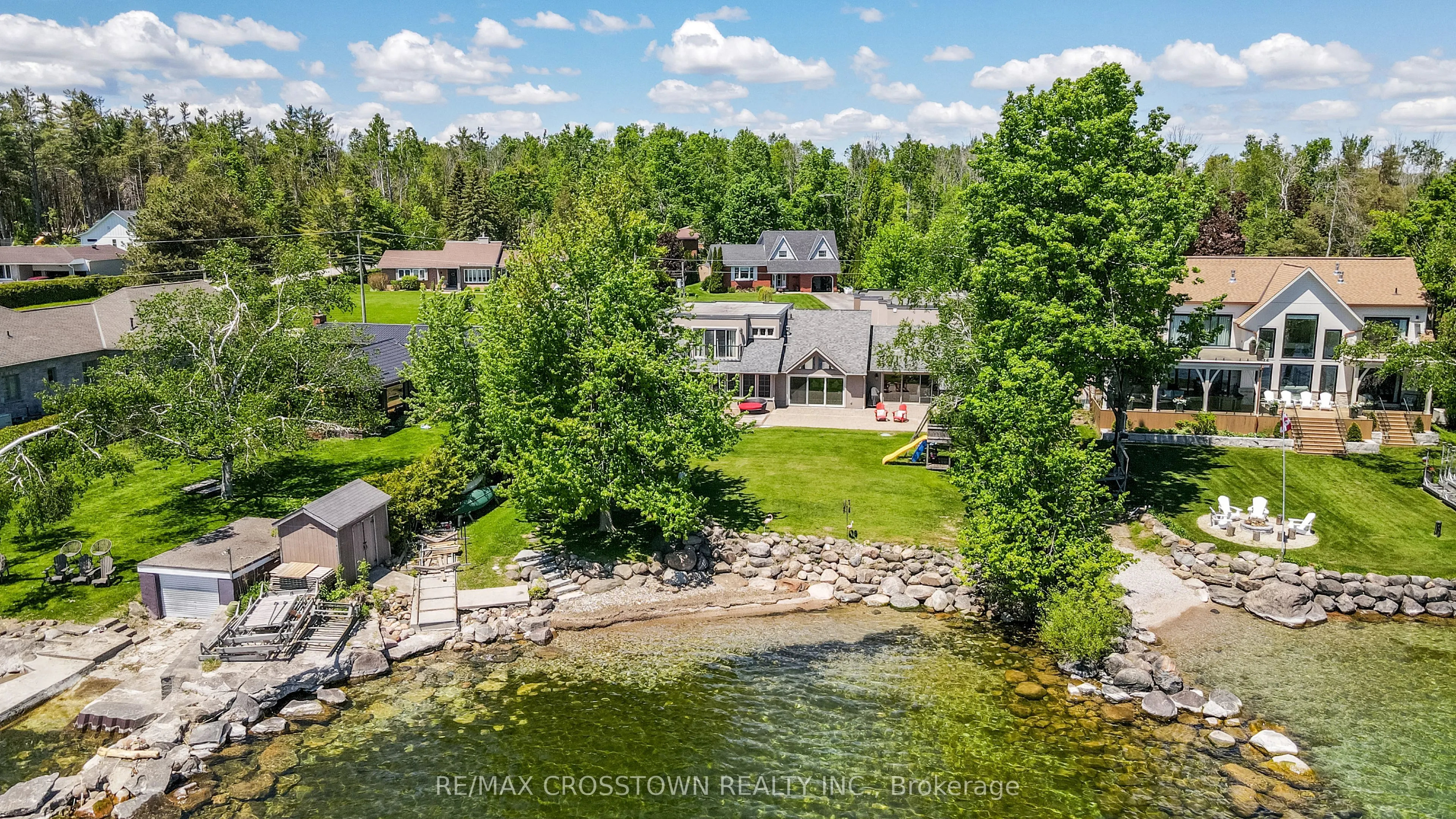 183 Lakeshore Road W
