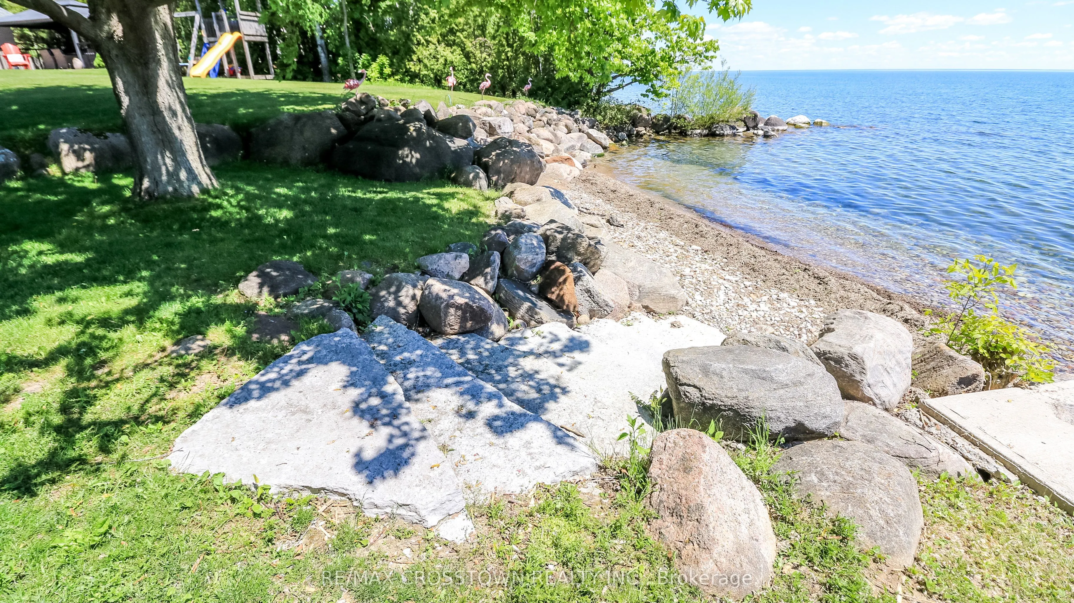183 Lakeshore Road W