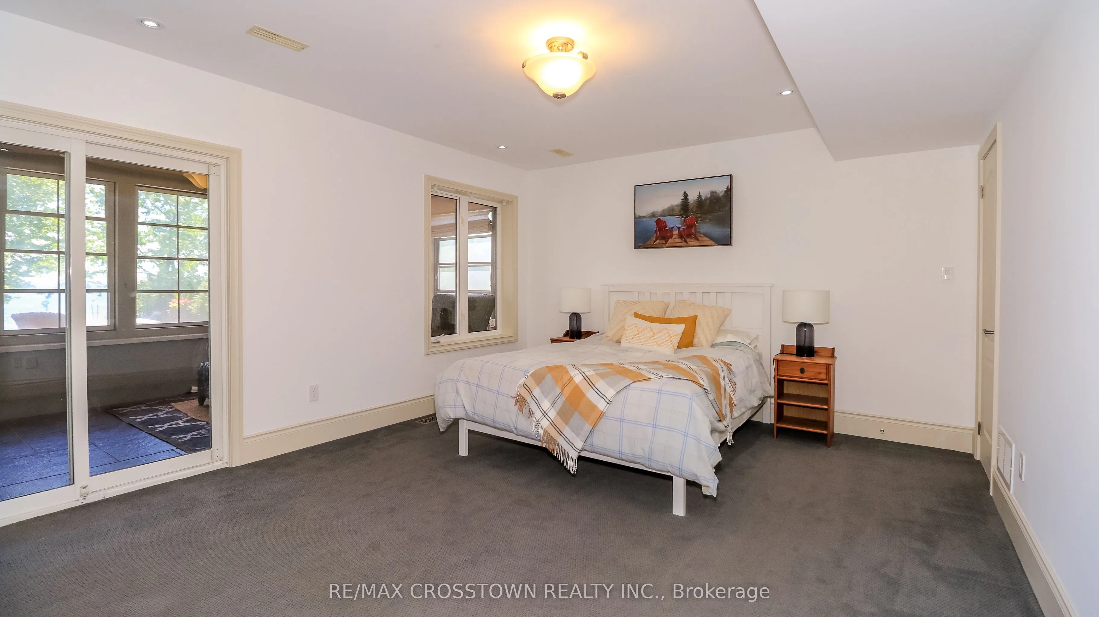 183 Lakeshore Road W