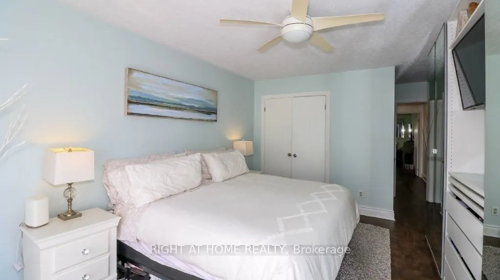 43 OLIVE Crescent #201