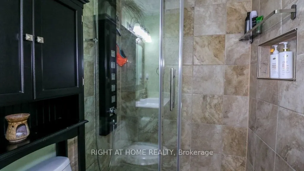 43 OLIVE Crescent #201