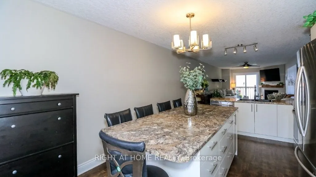 43 OLIVE Crescent #201