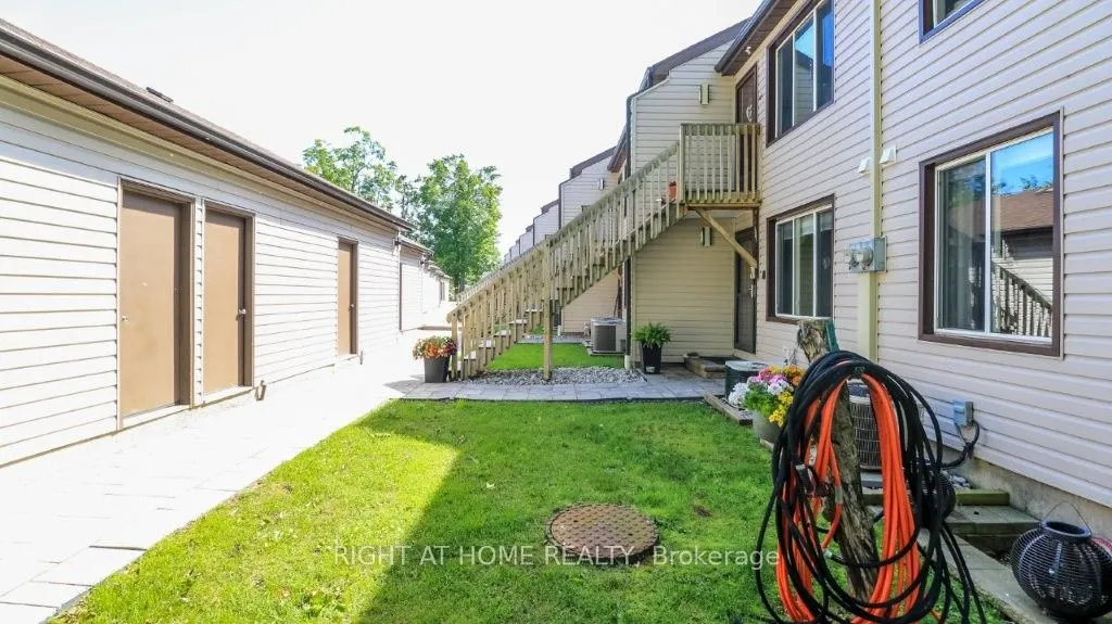 43 OLIVE Crescent #201