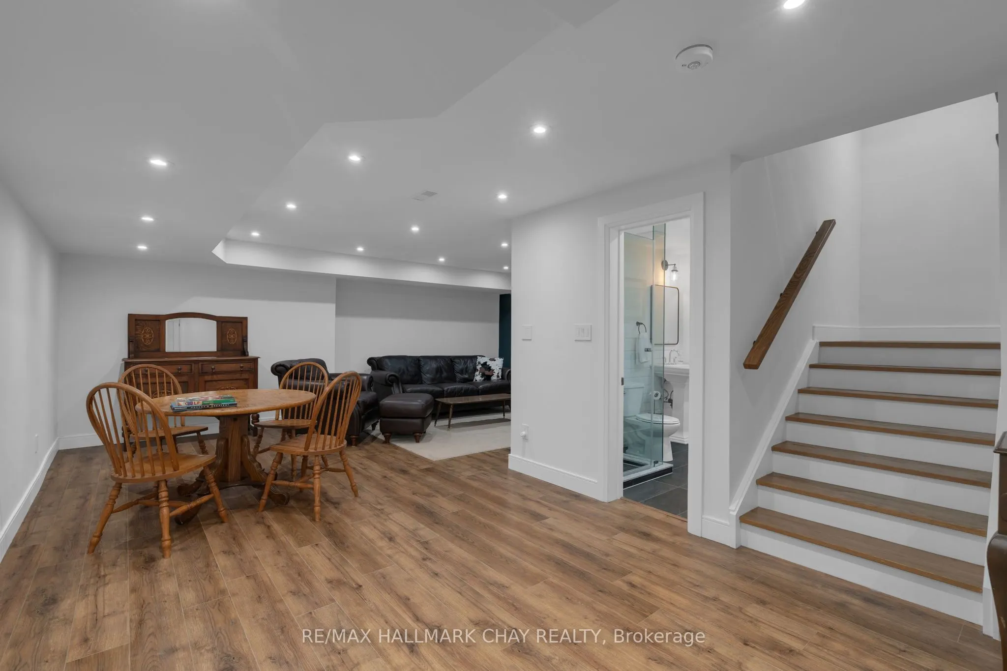 98 Shanty Bay Road