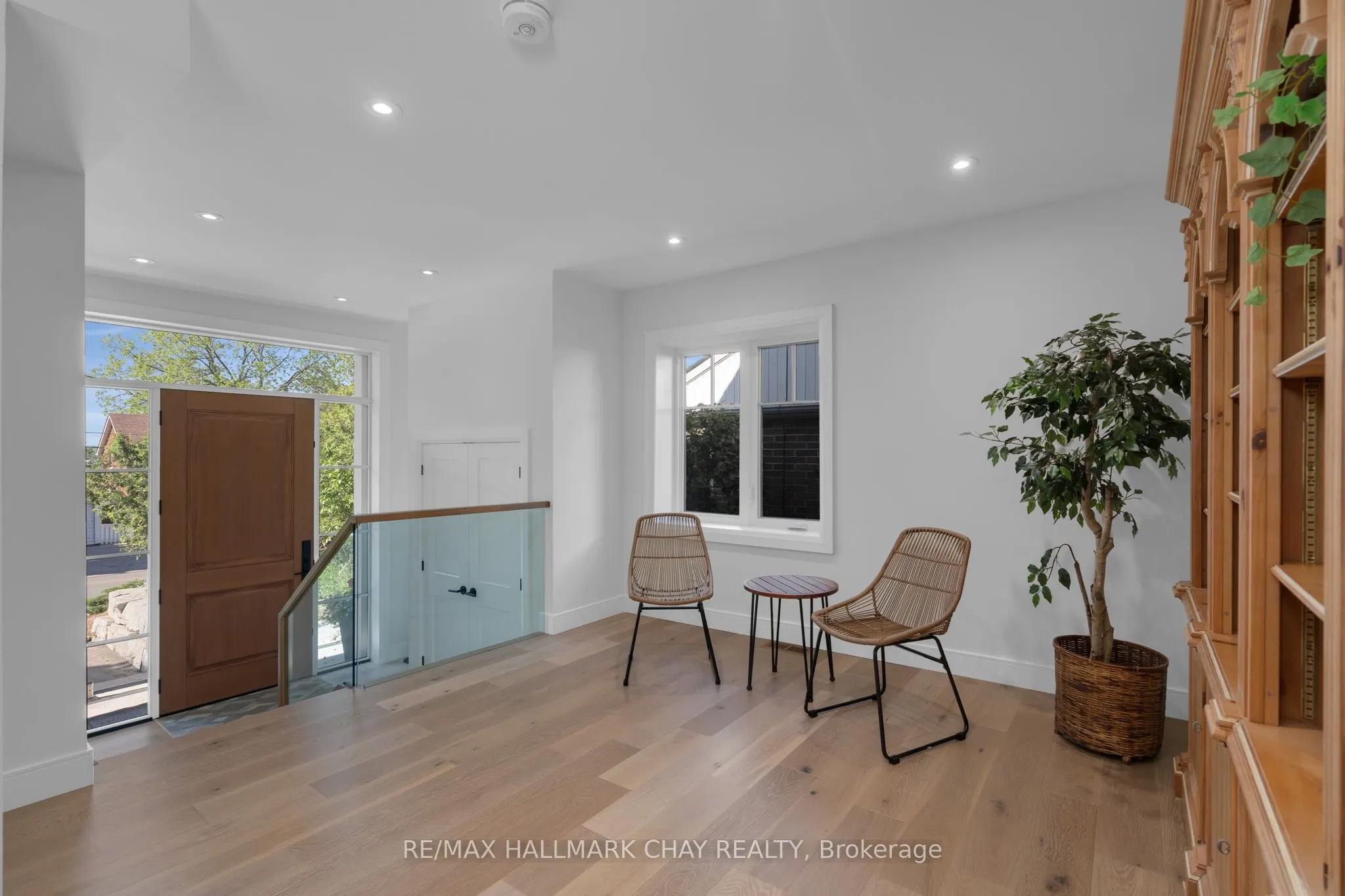 98 Shanty Bay Road