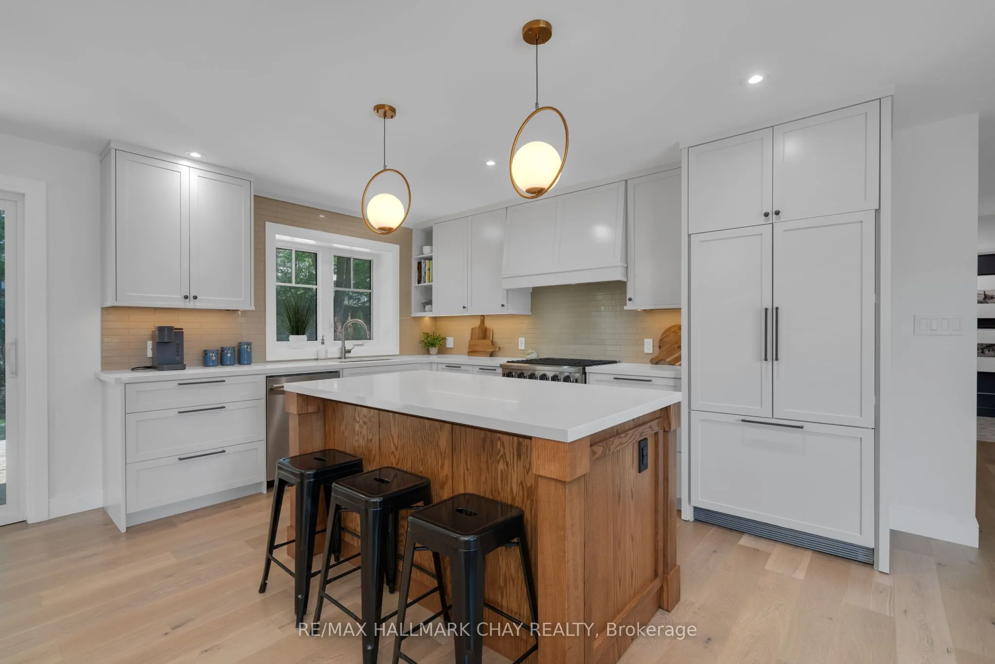 98 Shanty Bay Road