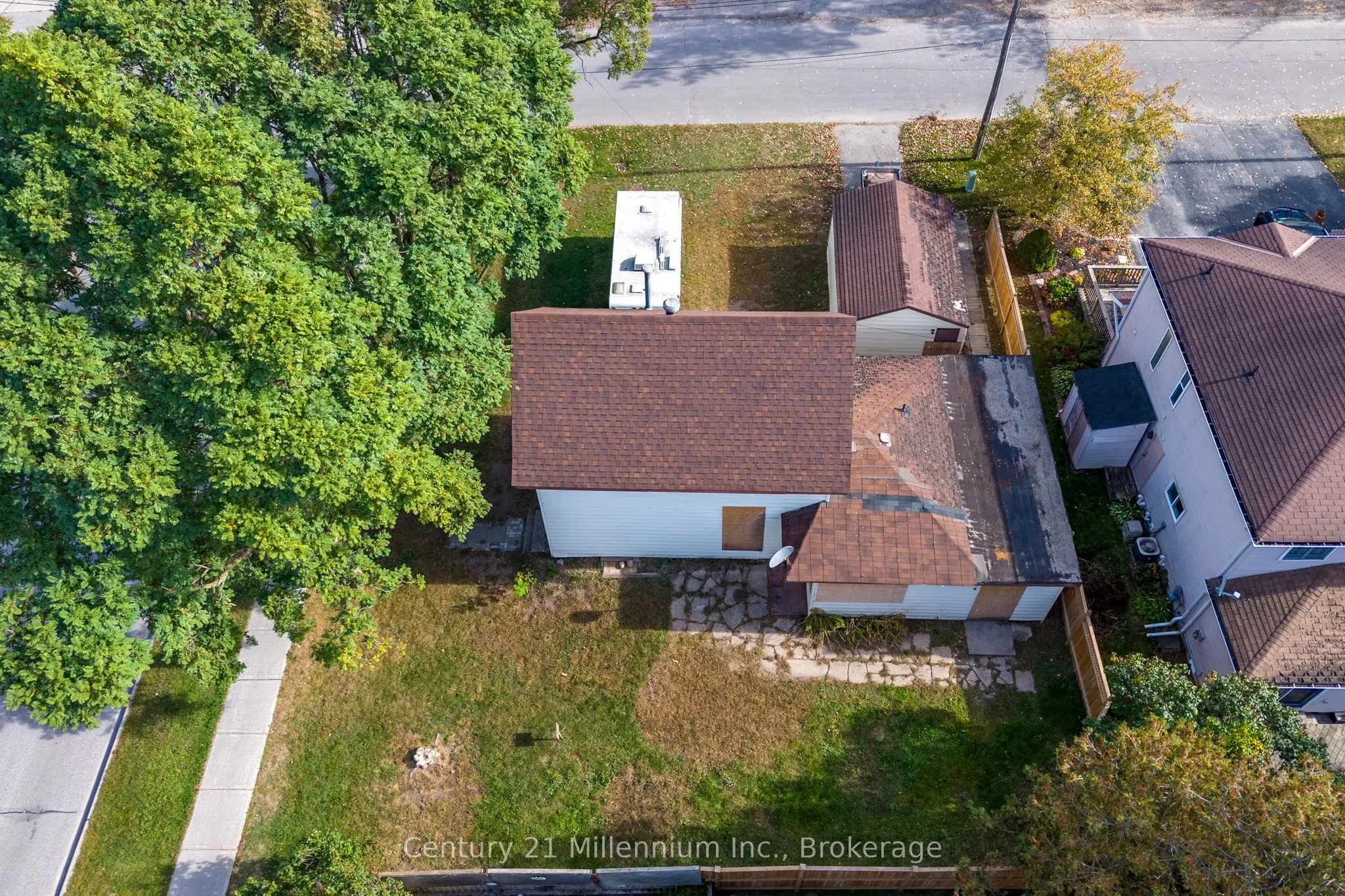 469 Robert Street