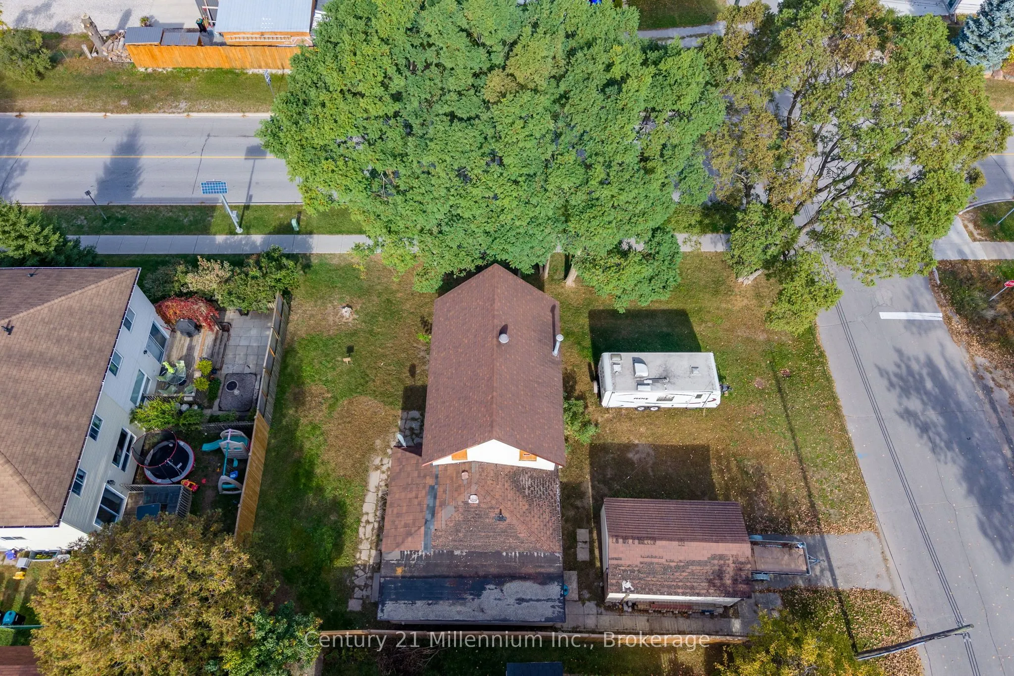469 Robert Street