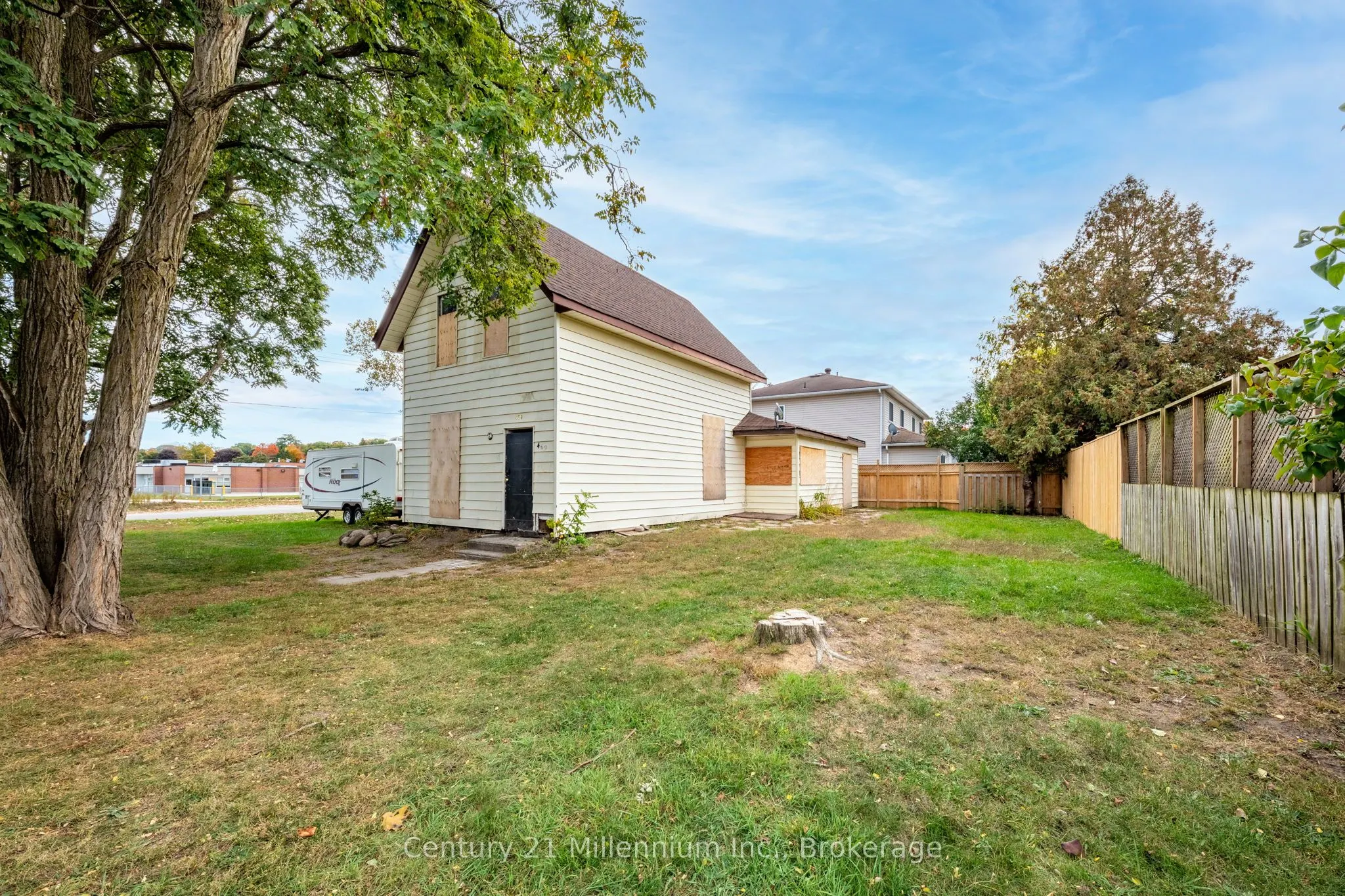 469 Robert Street
